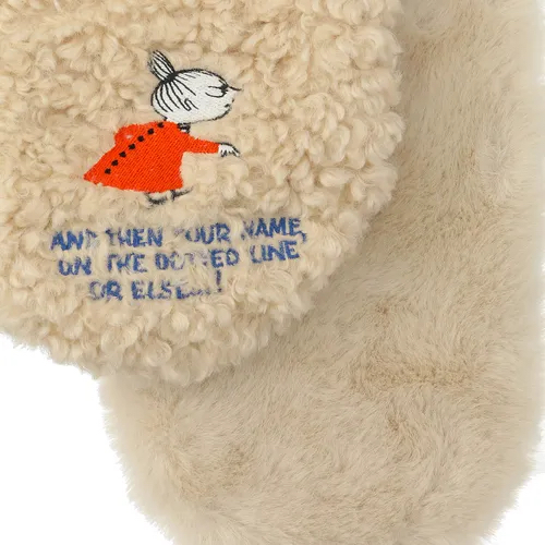 日本代購【 2026秋冬新商品 日本直送 MOOMIN 刺繡保暖 毛毛交叉 圍巾 Boa Tippet Scarf 】