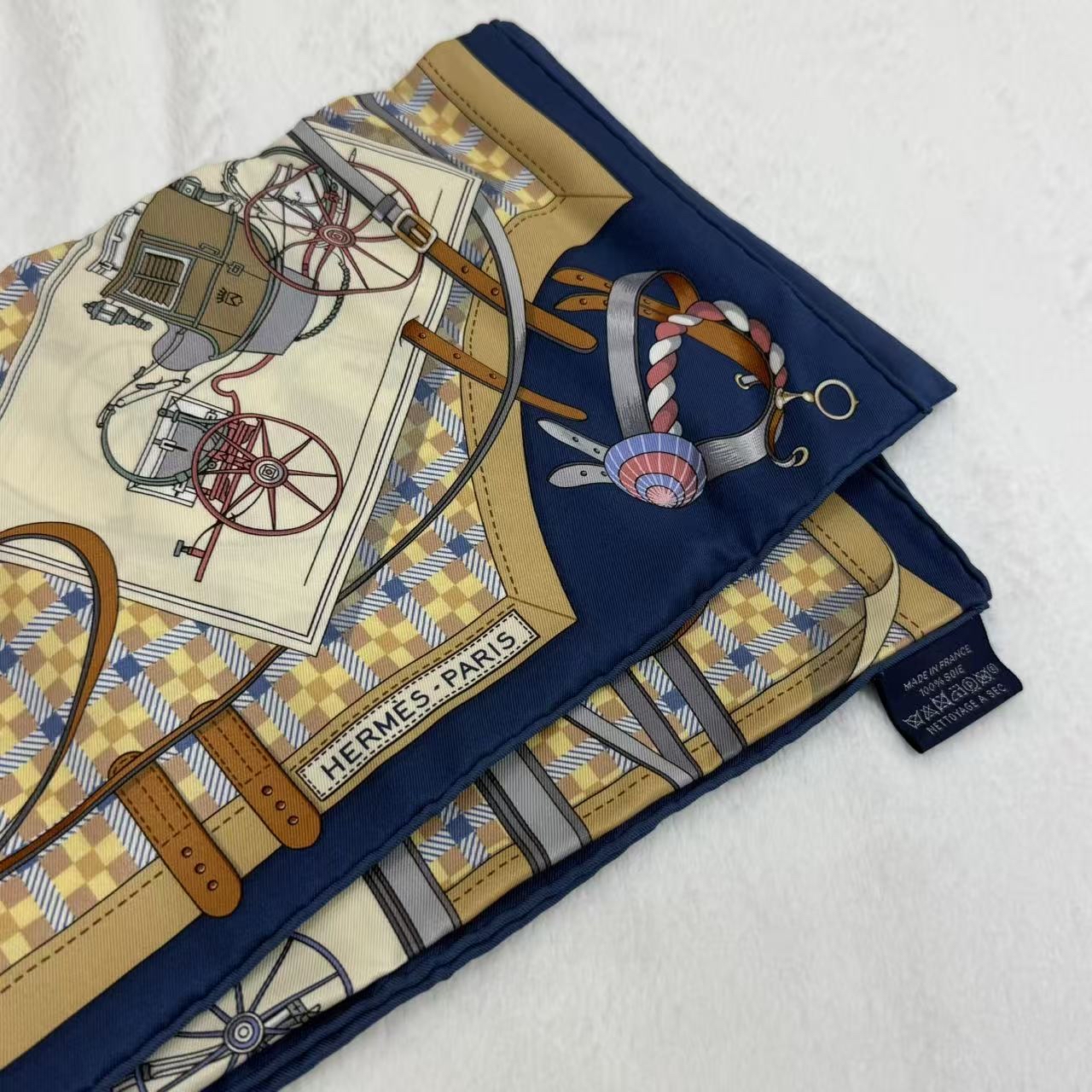 Hermès Les Voitures Nouvelles 70 方巾藍色