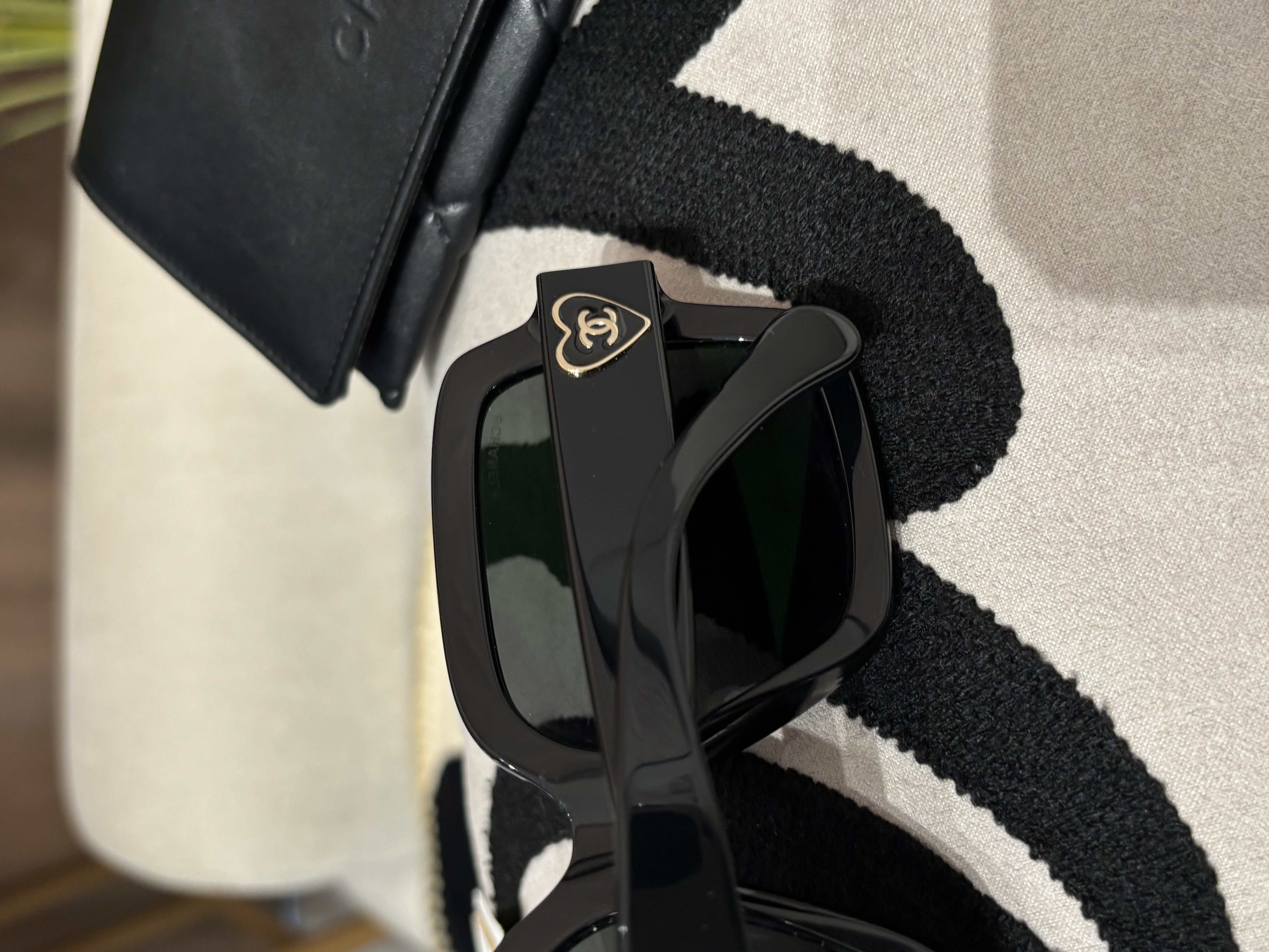 Chanel sunglasses CC heart 5479 太陽眼鏡 100%Authentic,98%new ✅Box