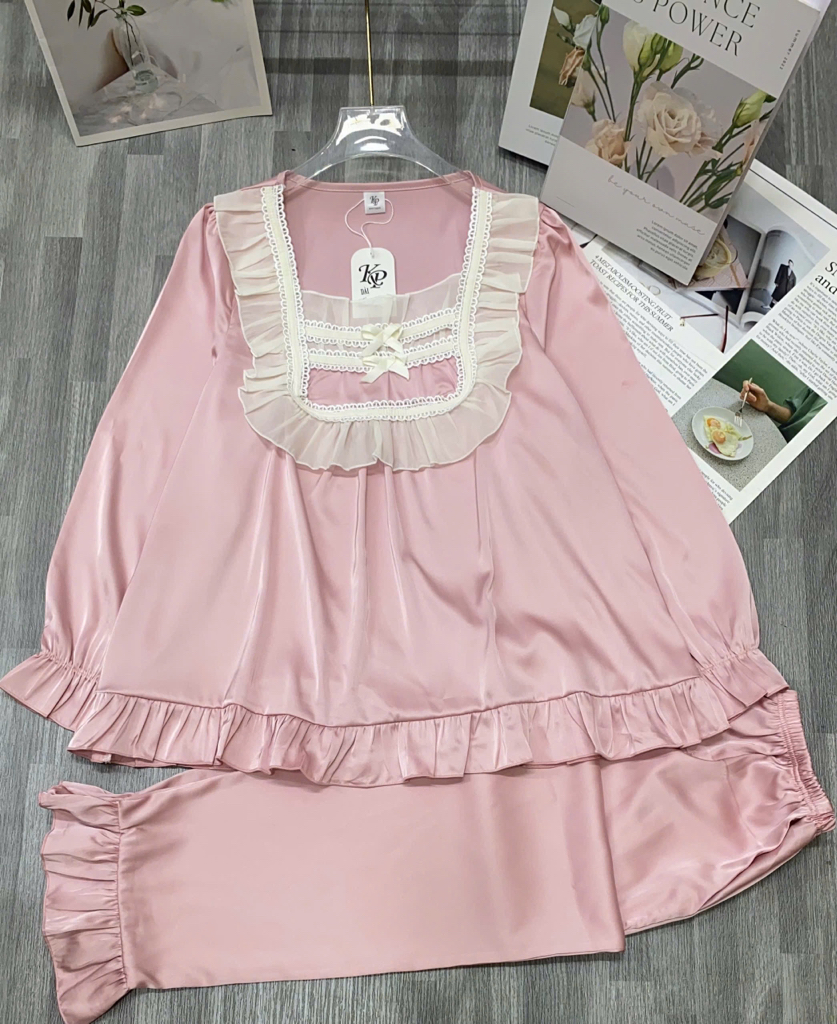 緞面荷葉邊睡衣套裝復古風