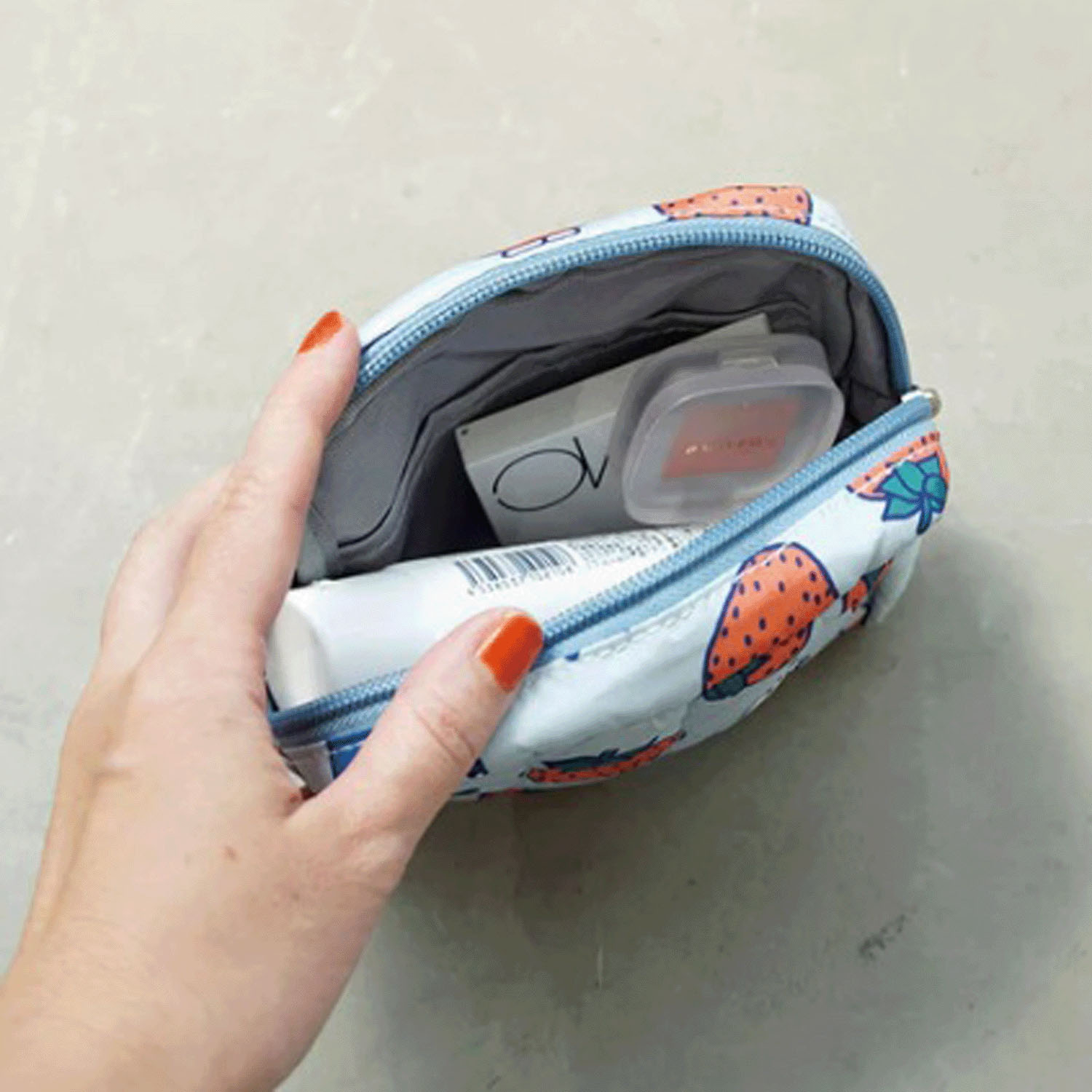 Miffy - 方形小物包 (灰藍色草莓款)