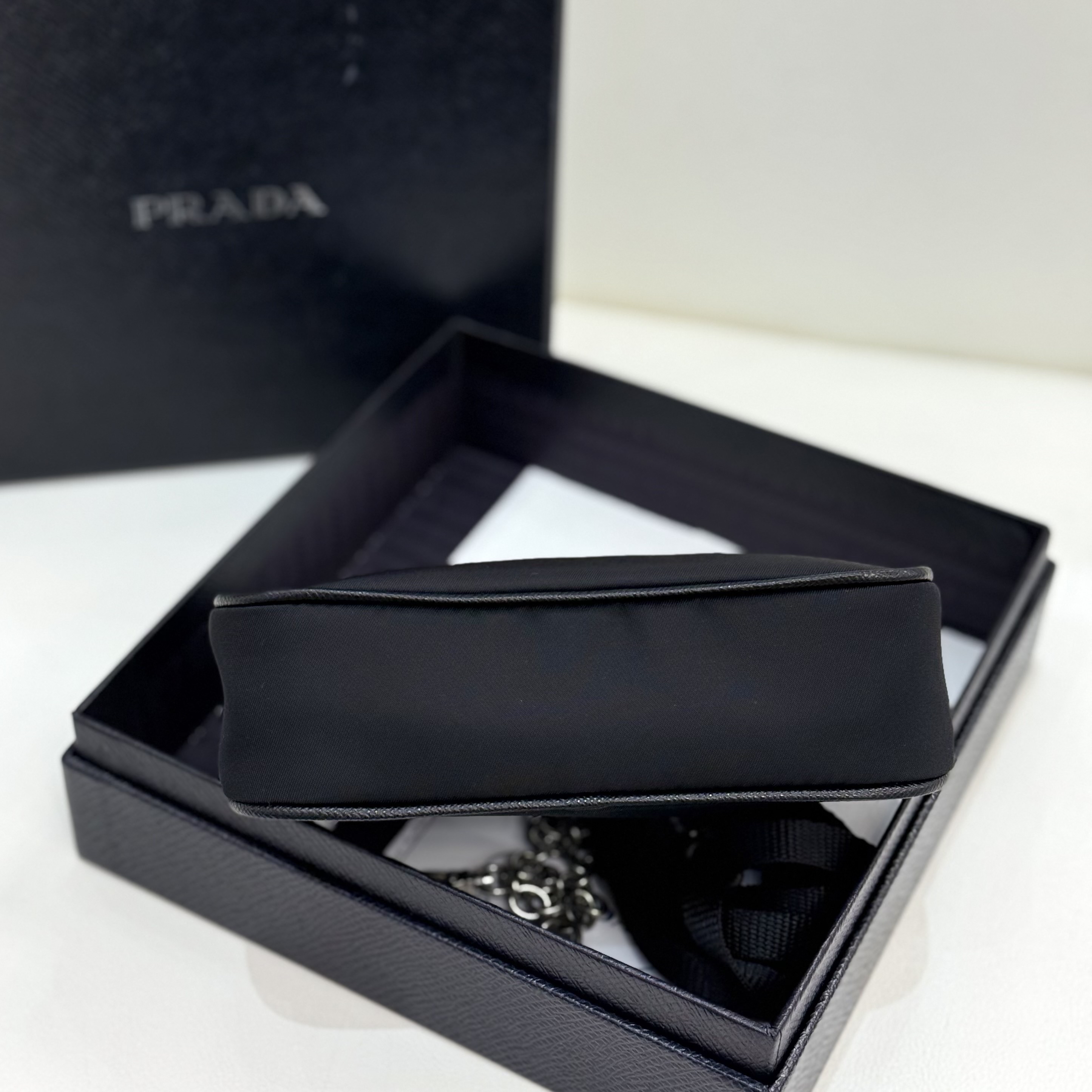 【預訂貨品】 Full set Prada黑色mini hobo