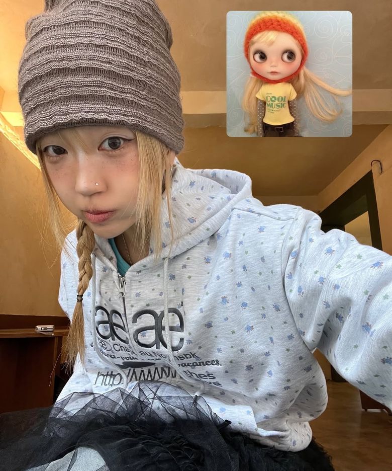 🇰🇷訂購｜aeae 26SS｜WEB LOGO FLOWER CROP HOOD ZIP UP 2色 