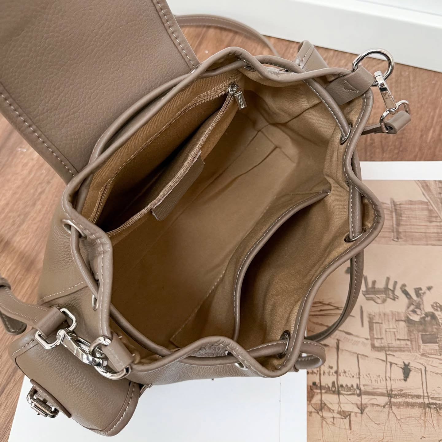 99-65# 超级好看的机车水桶包头层牛皮自然摔🇨🇳