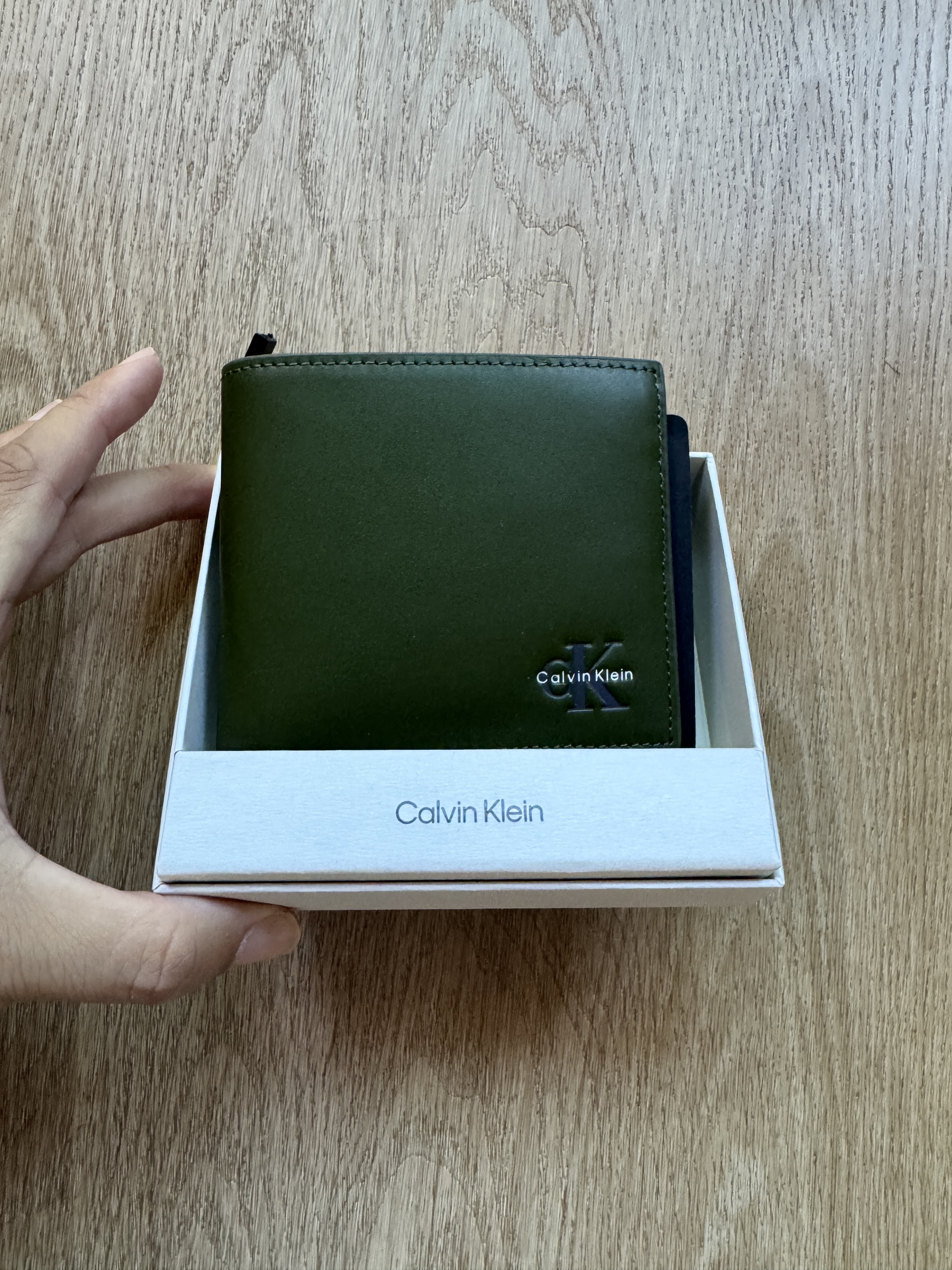 Calvin Klein墨綠色皮銀包 (香港現貨)