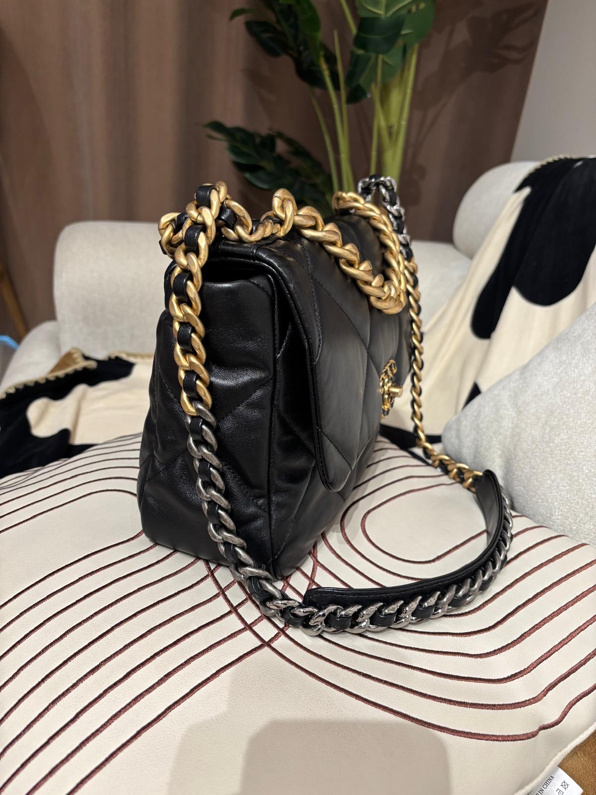 Chanel 19 Large 30cm Flap Bag 黑色 100%Authentic, 98%New ✅晶片✅Dust bag✅Box