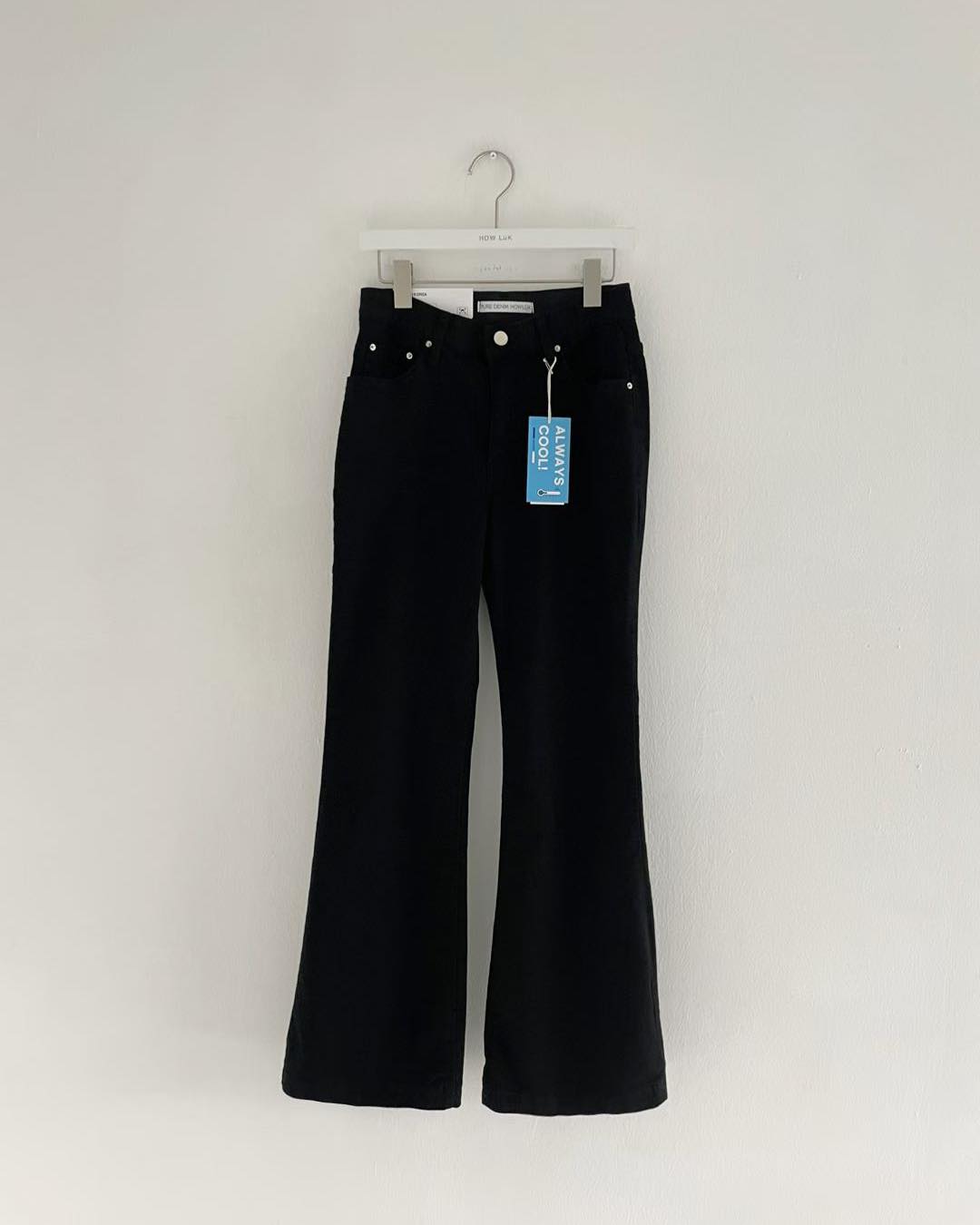 冰感黑色小喇叭褲