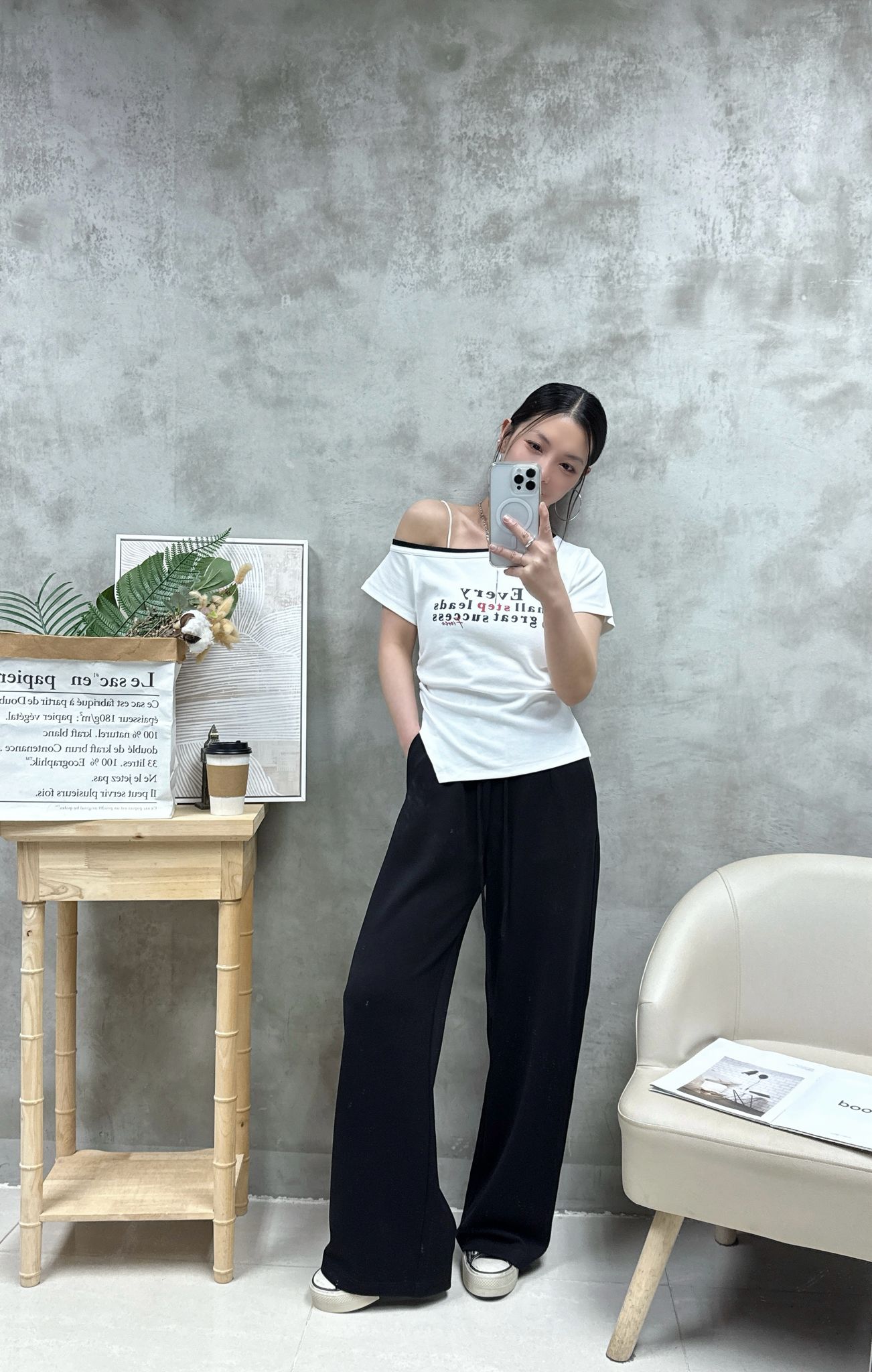 B05 拼色領斜腳英文字Top