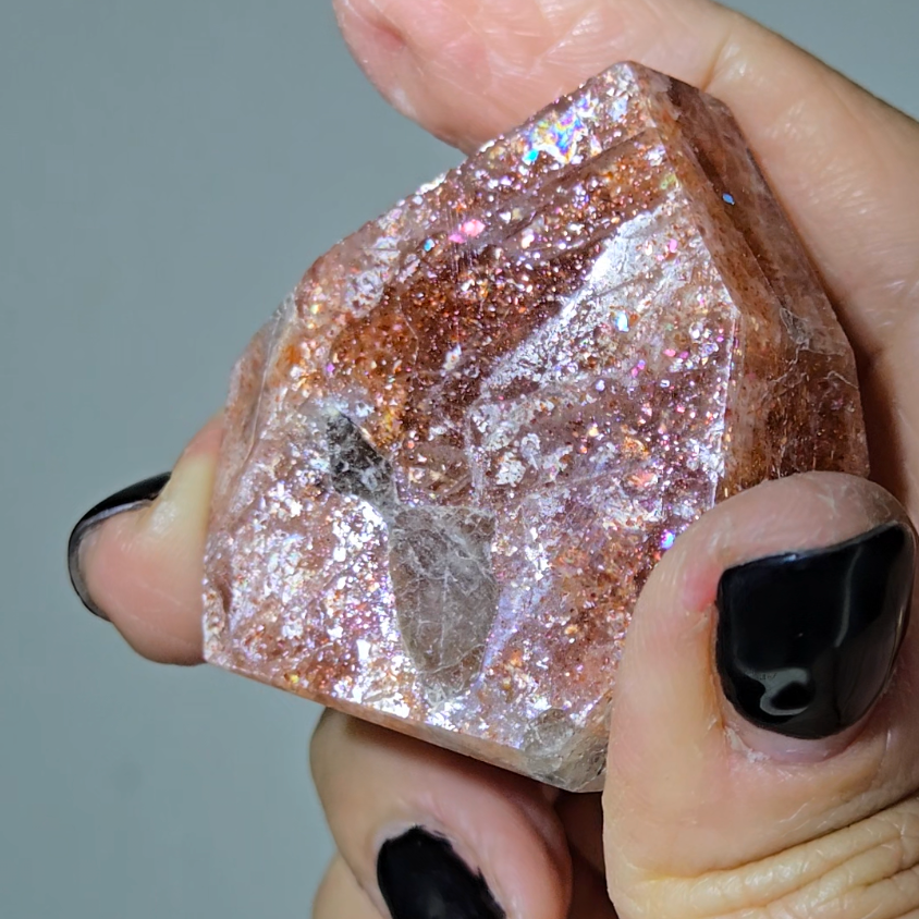 Arusha sunstone with rainbow glitter, smoky quartz inclusions - SM61