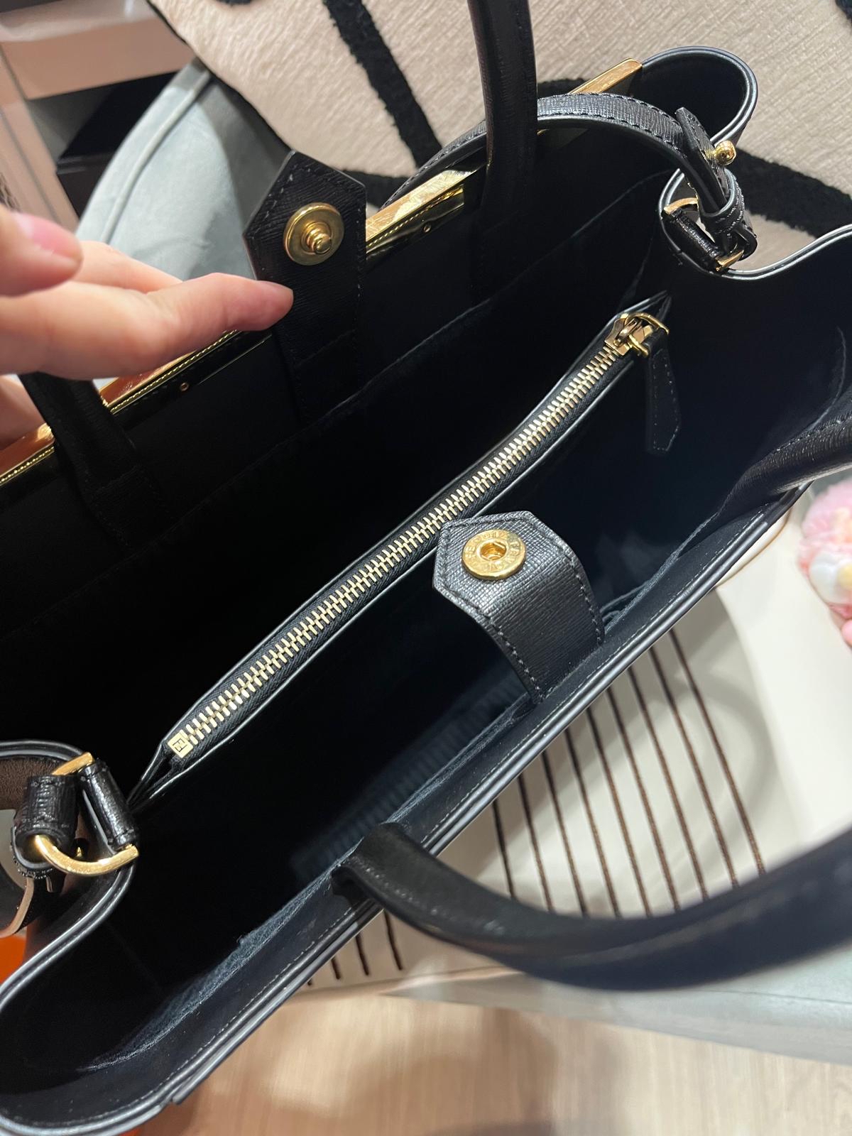 Fendi jours 2way bag 黑色牛皮金扣100%Authentic, 98%new ✅dust bag✅strap 