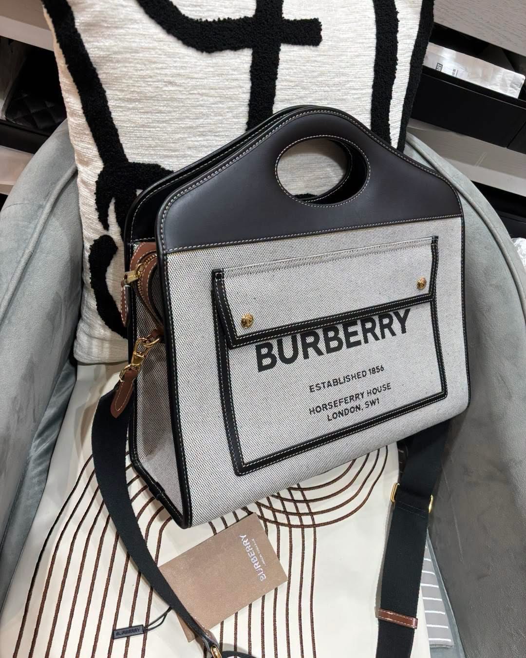 BURBERRY POCKET bag large 2WAY BAG ,100%Authentic ,98%new  ✅strap✅dust bag