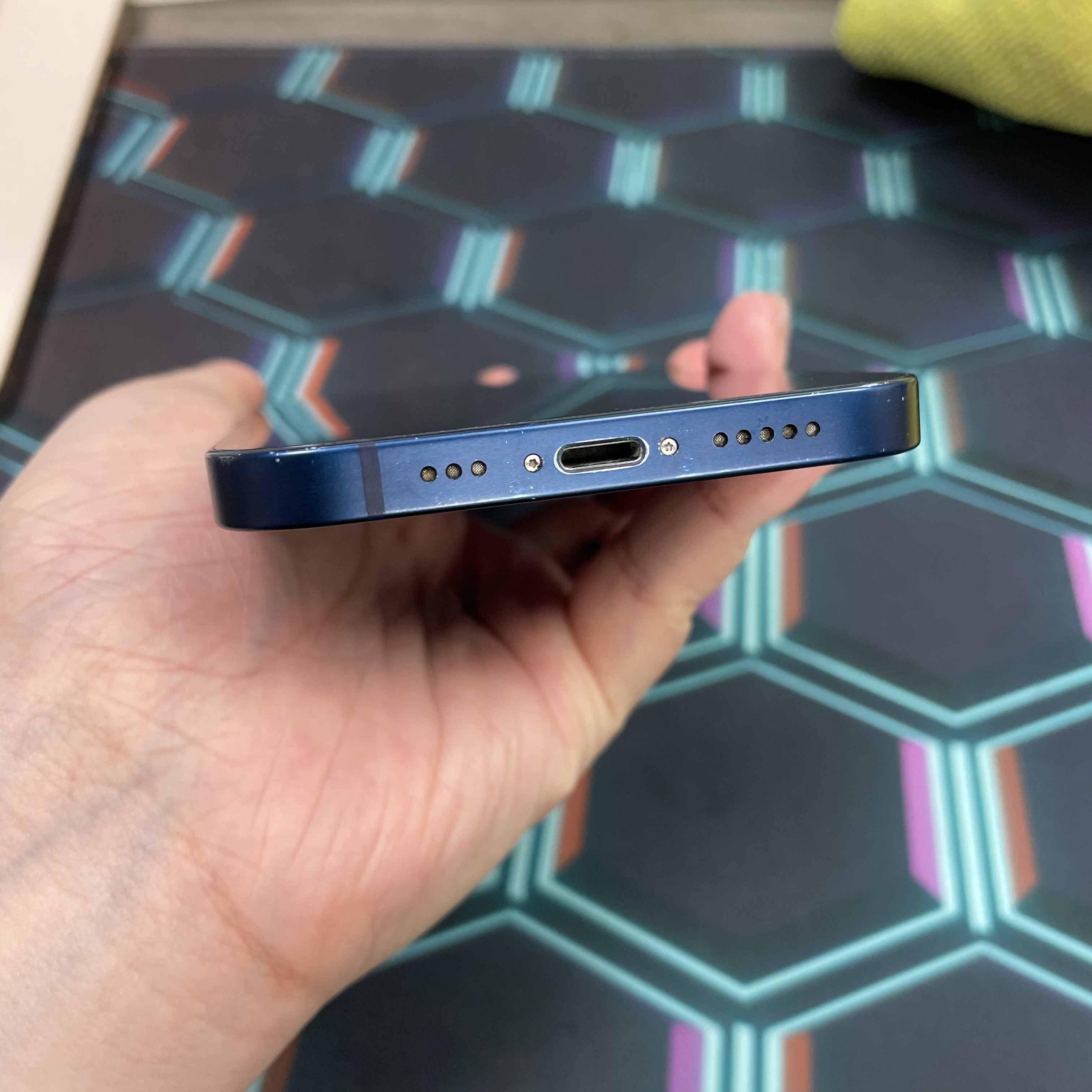 *7943 12 超靚機 256GB 電69 藍色 blue