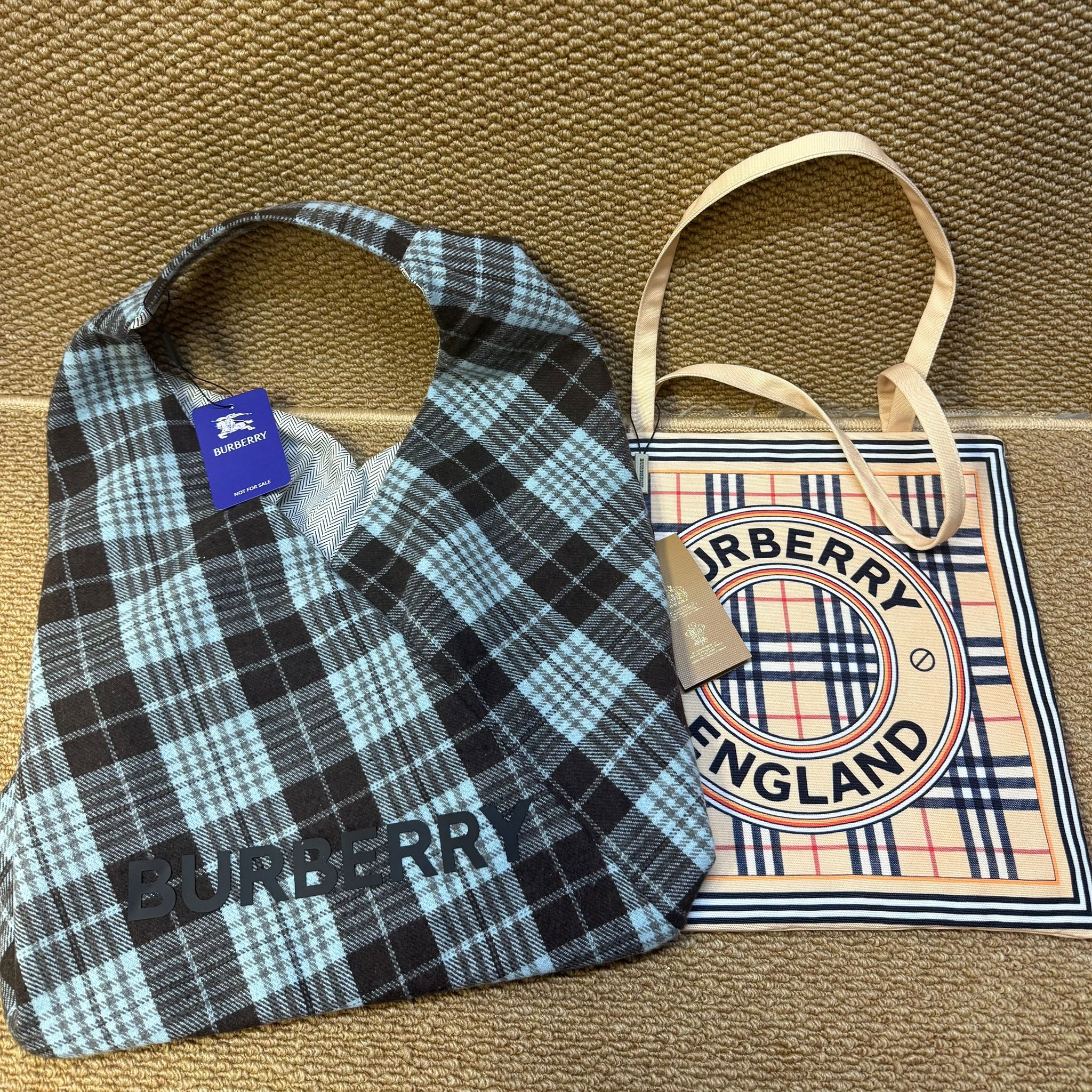 即將下架 , 清貨處理 🌈A133 - BURBERRY 兩款袋