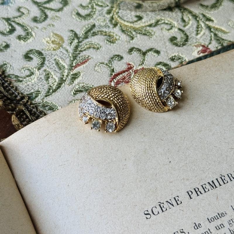 Vintage 1980s Nina Ricci Gold Tone Texture Moon x Bejeweled Crown Clip Earrings (MT2094)