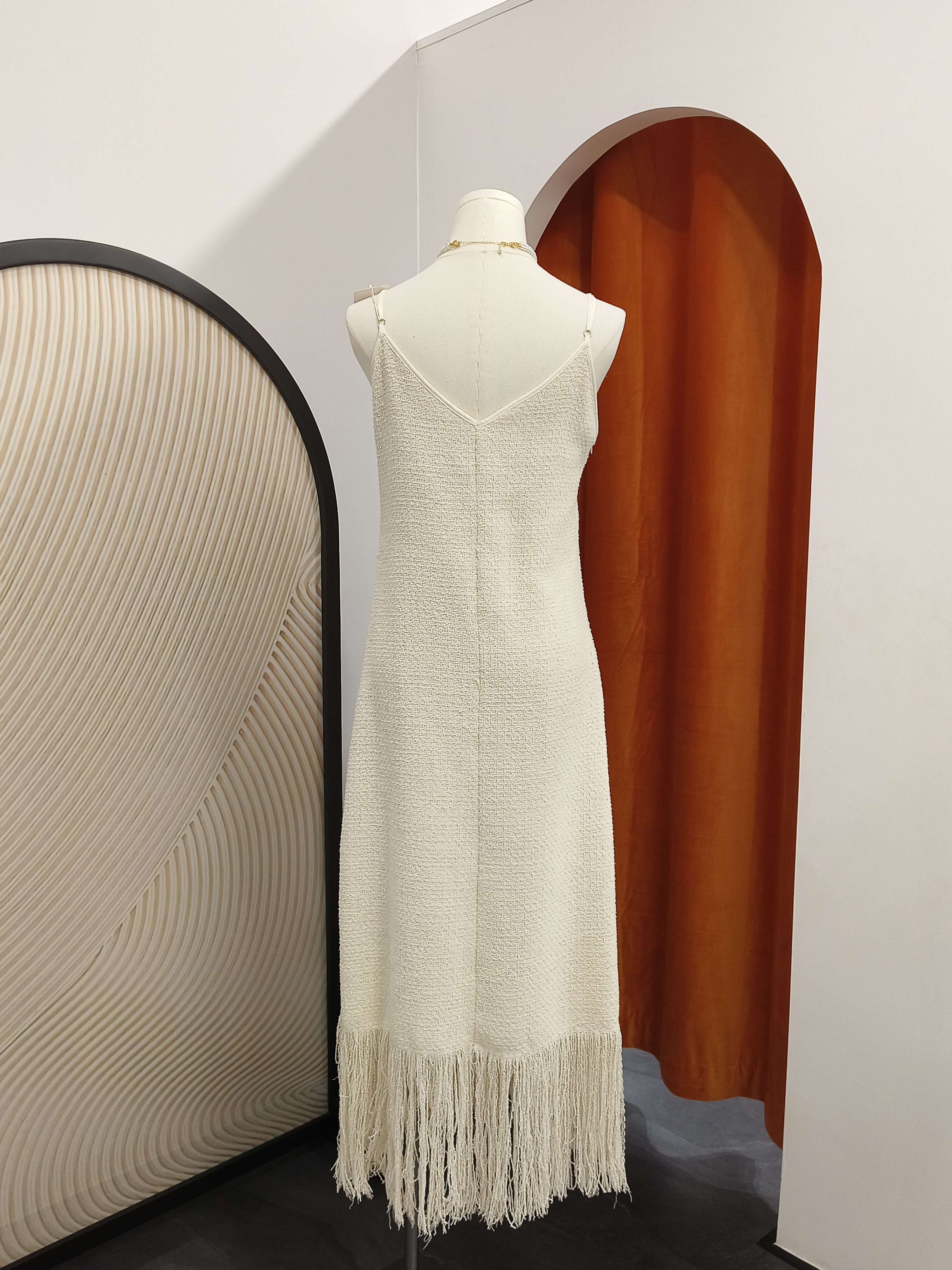 V领法式流苏连衣裙 V Neck Fringe Hem Cami Dress
