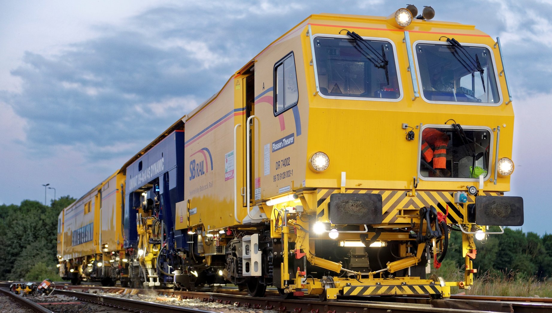 HO 1:87 Unimat 09-4x4/4S E3 Ballast Tamping Machine DCC sound and functional model