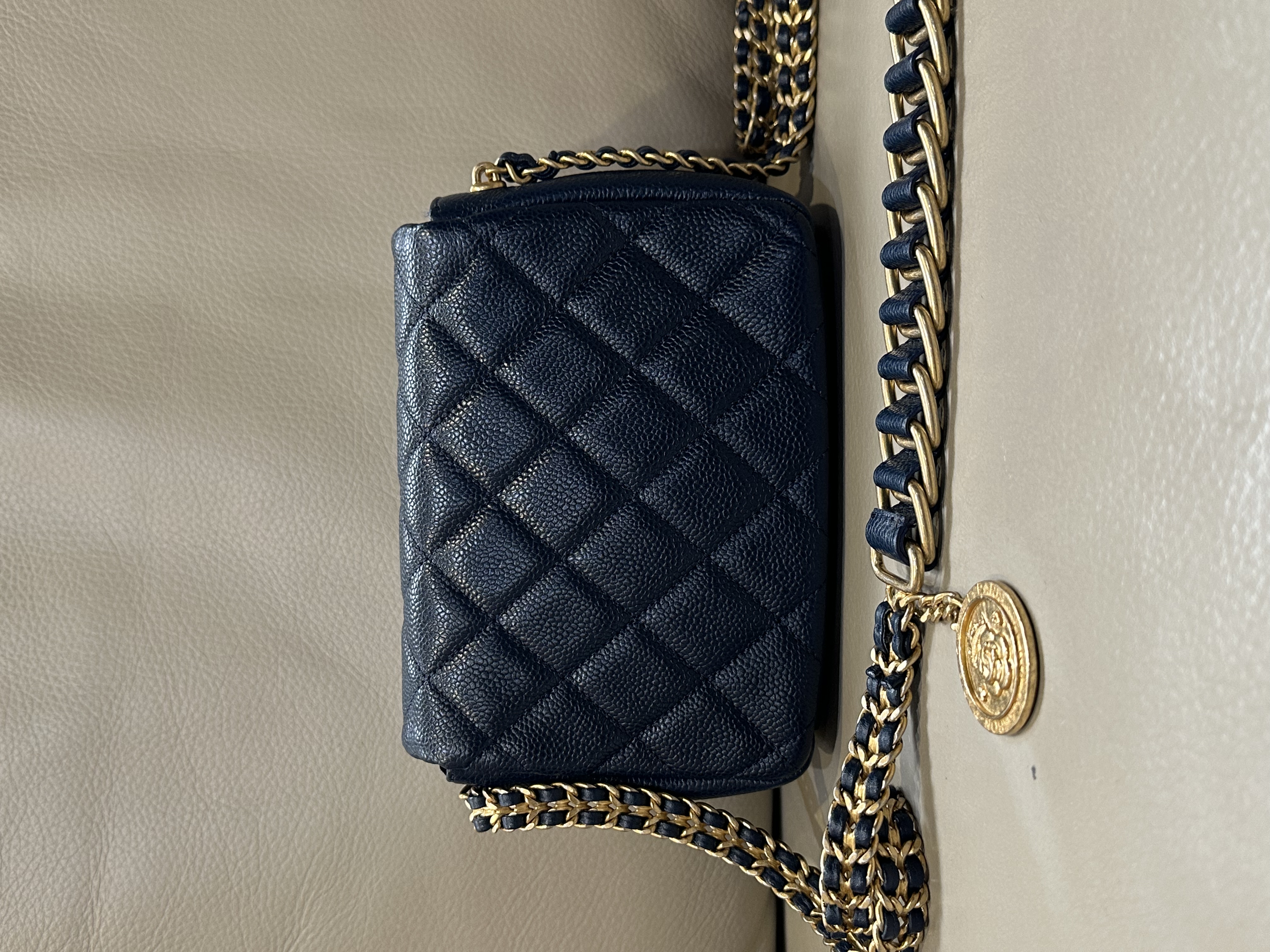 Pre-Owned Chanel Matelassé Chain Soul Flap Bag / Product Code: 26040520
