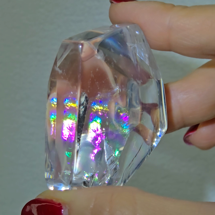 Rainbow quartz with glass-like clarity - CQ14