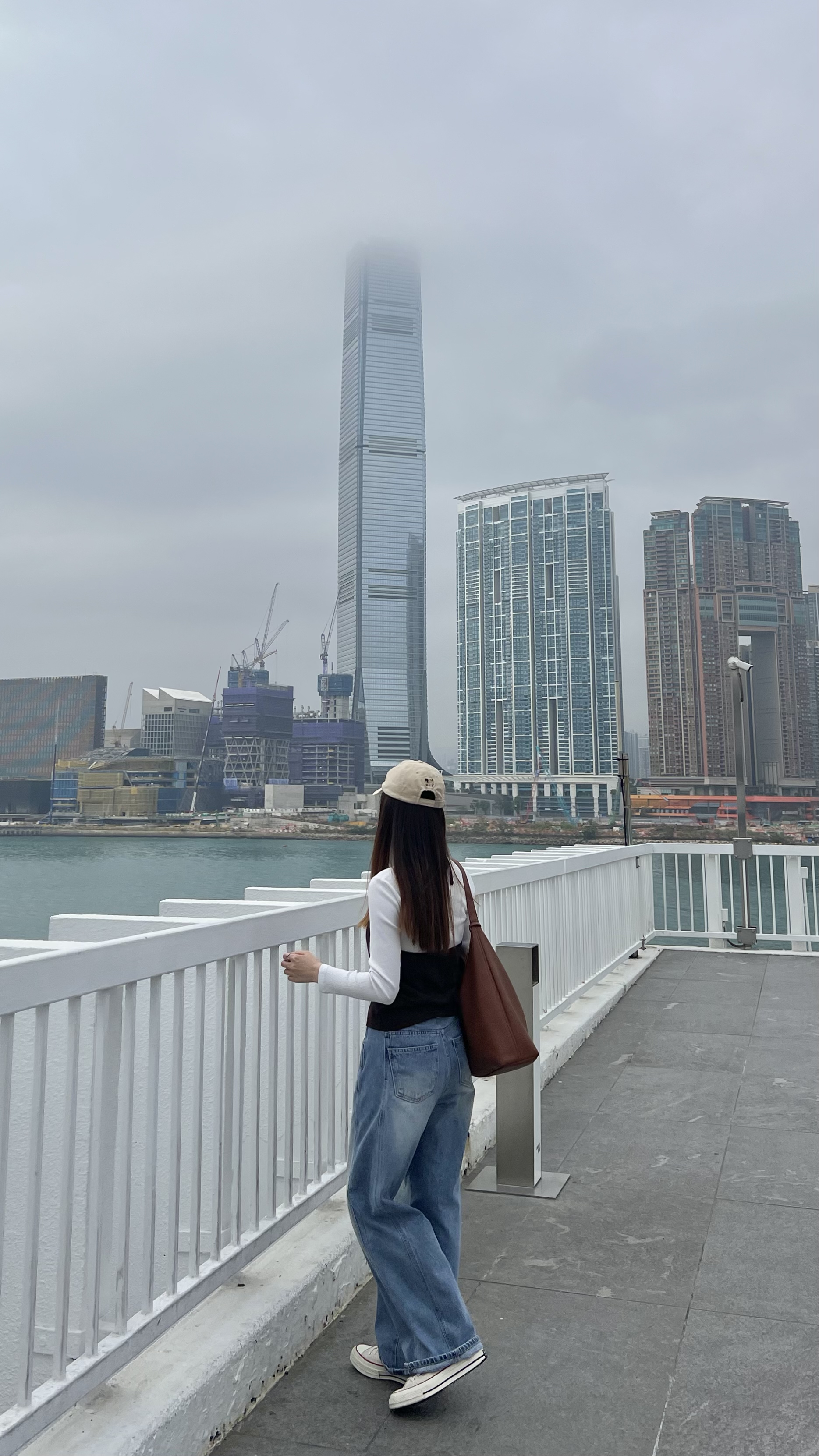 韓妹必備掛脖背心 