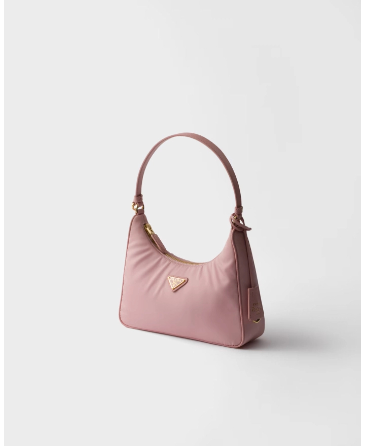 限時優惠✨訂貨🍒Prada Re-Edition 2005 Mini Bag Size 18x22x6.5cm(皮質肩帶) Color : Pesco