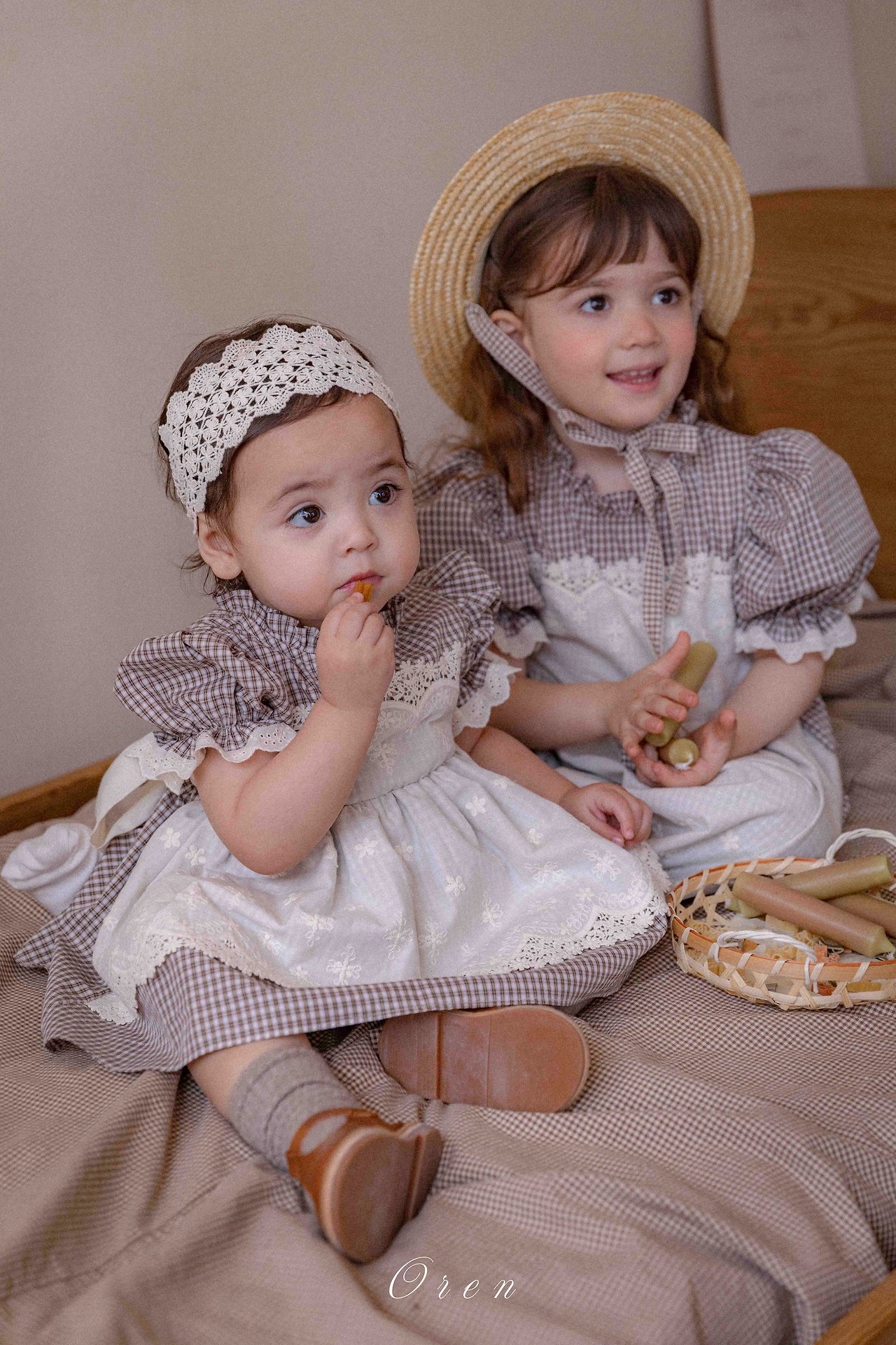 ☀️預訂 韓國直送☀️🇰🇷Oren Zegna蕾絲圍裙格紋短袖包屁裙