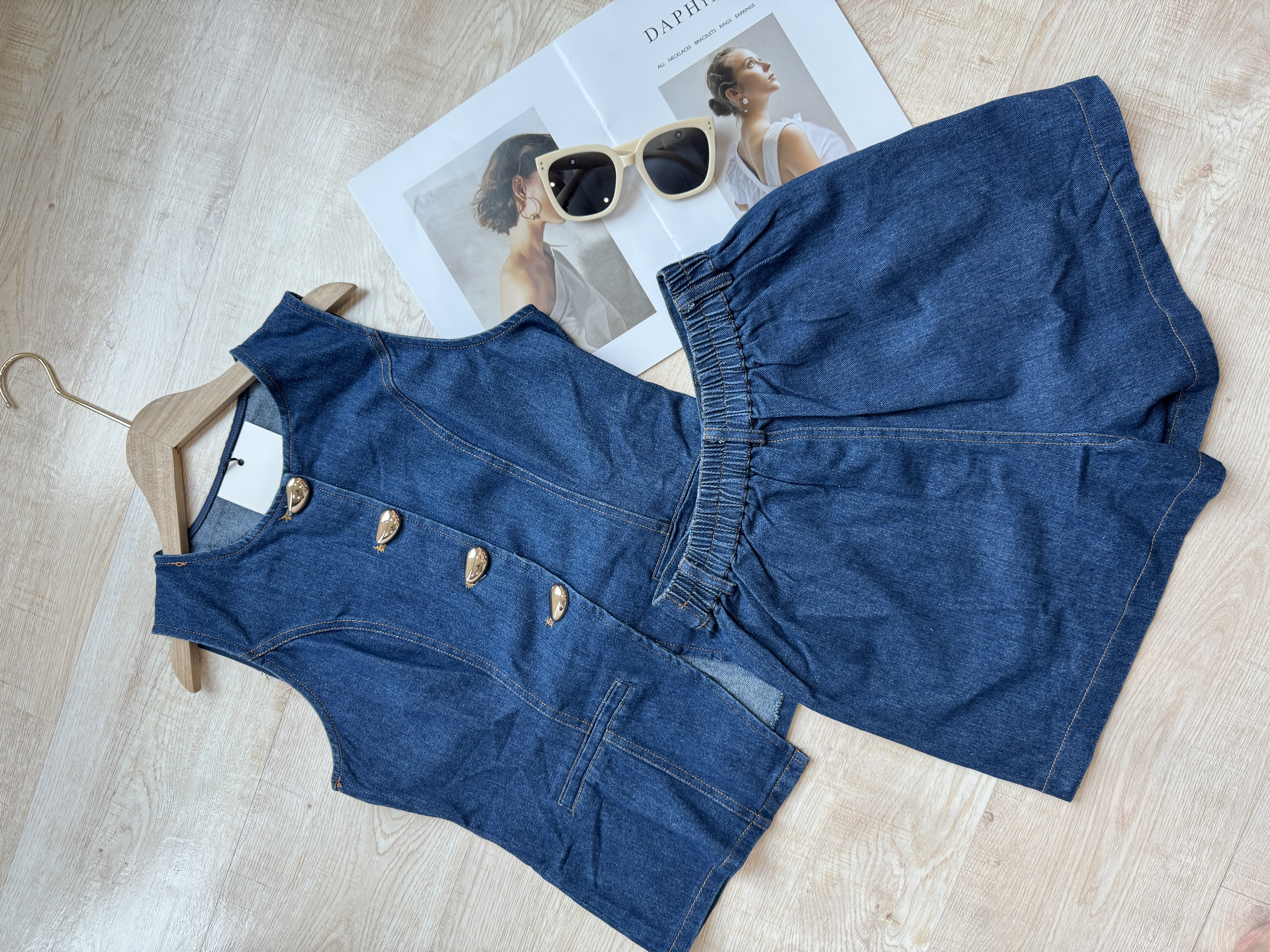 Vintage Cut Denim Co-ord Set 复古金扣立体剪裁牛仔套装 ( 1 colour )