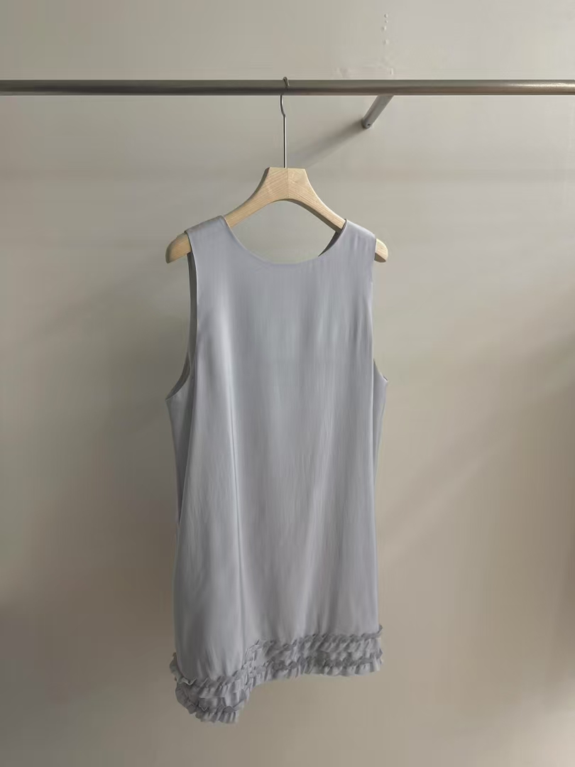 Sleeveless Dress with Button Front and Lettuce Trim Hem ‖ 排扣装饰木耳边无袖连身裙 KR021152672