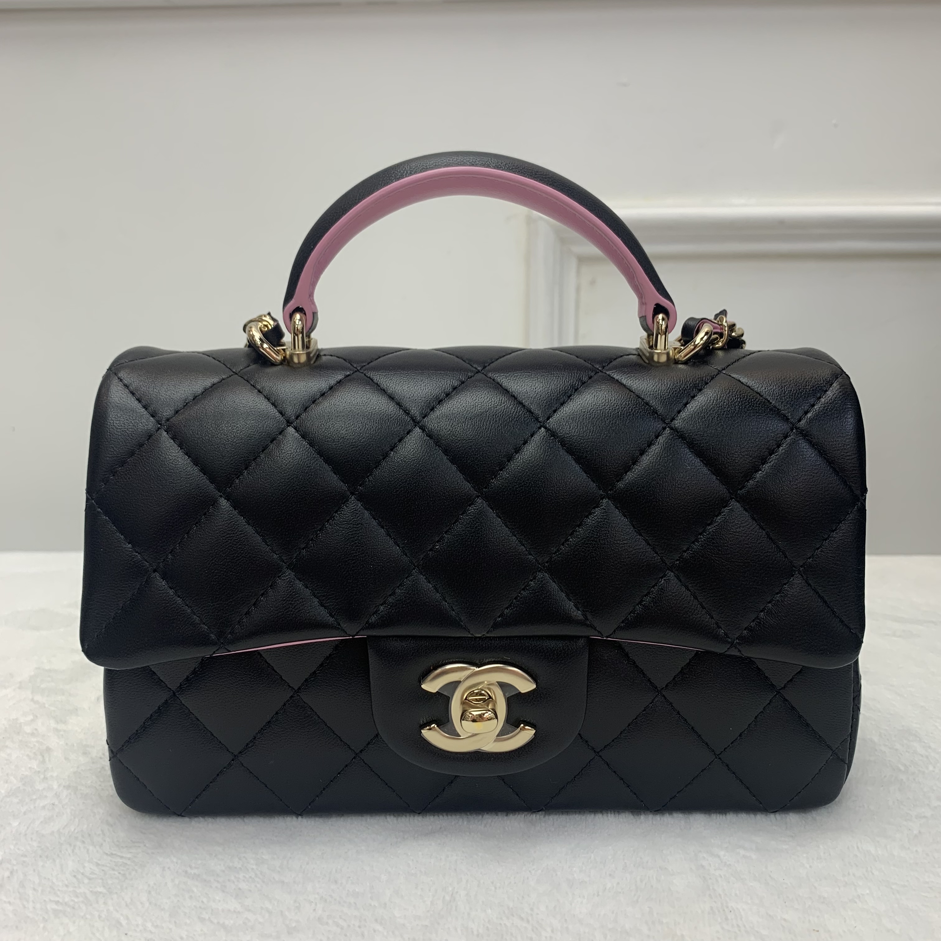 Full set 23P Chanel 粉拼黑Flap Bag