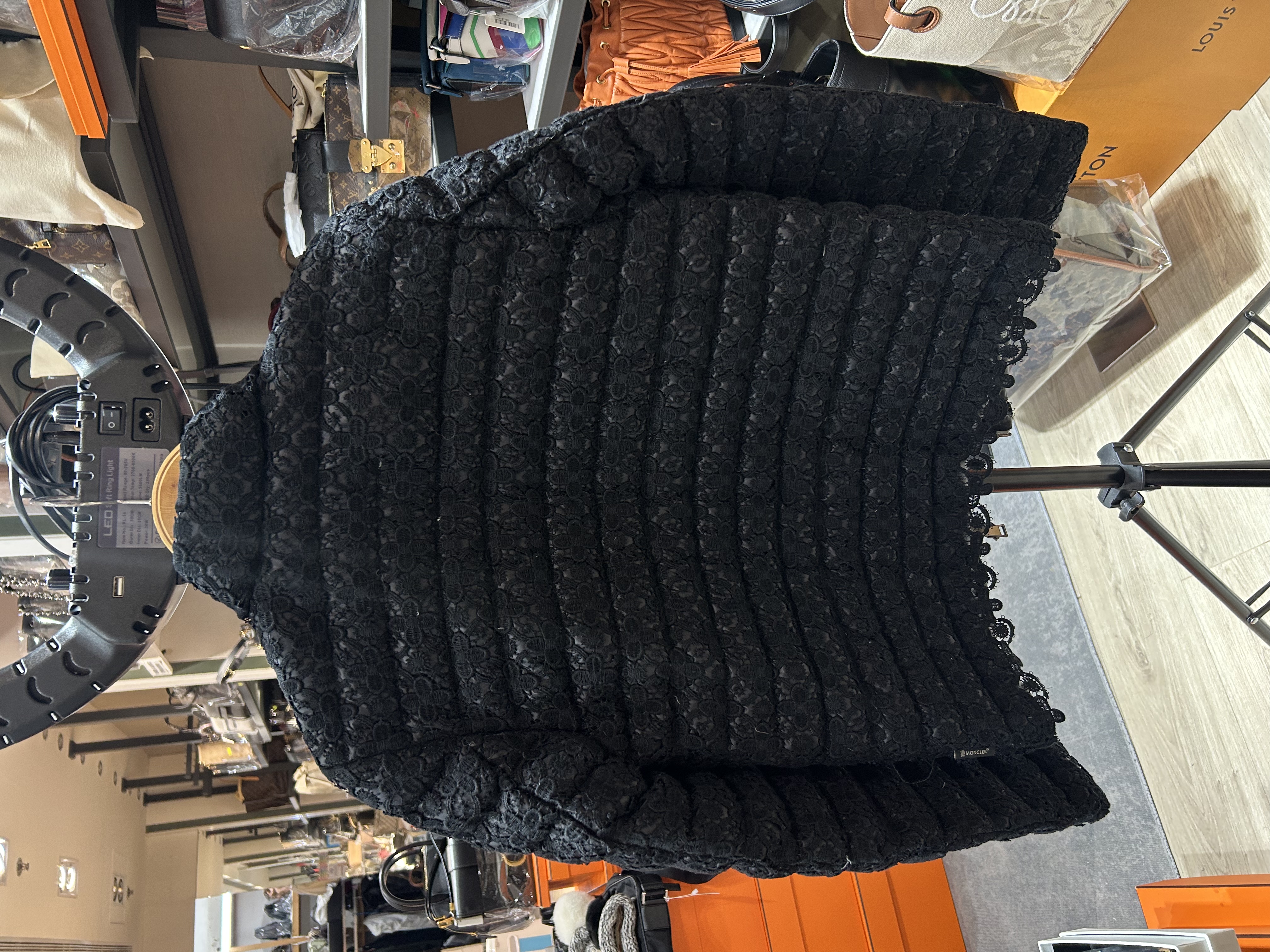Moncler outer 刺繡 羽絨外套 Size: 0 100%Authentic, 98%New