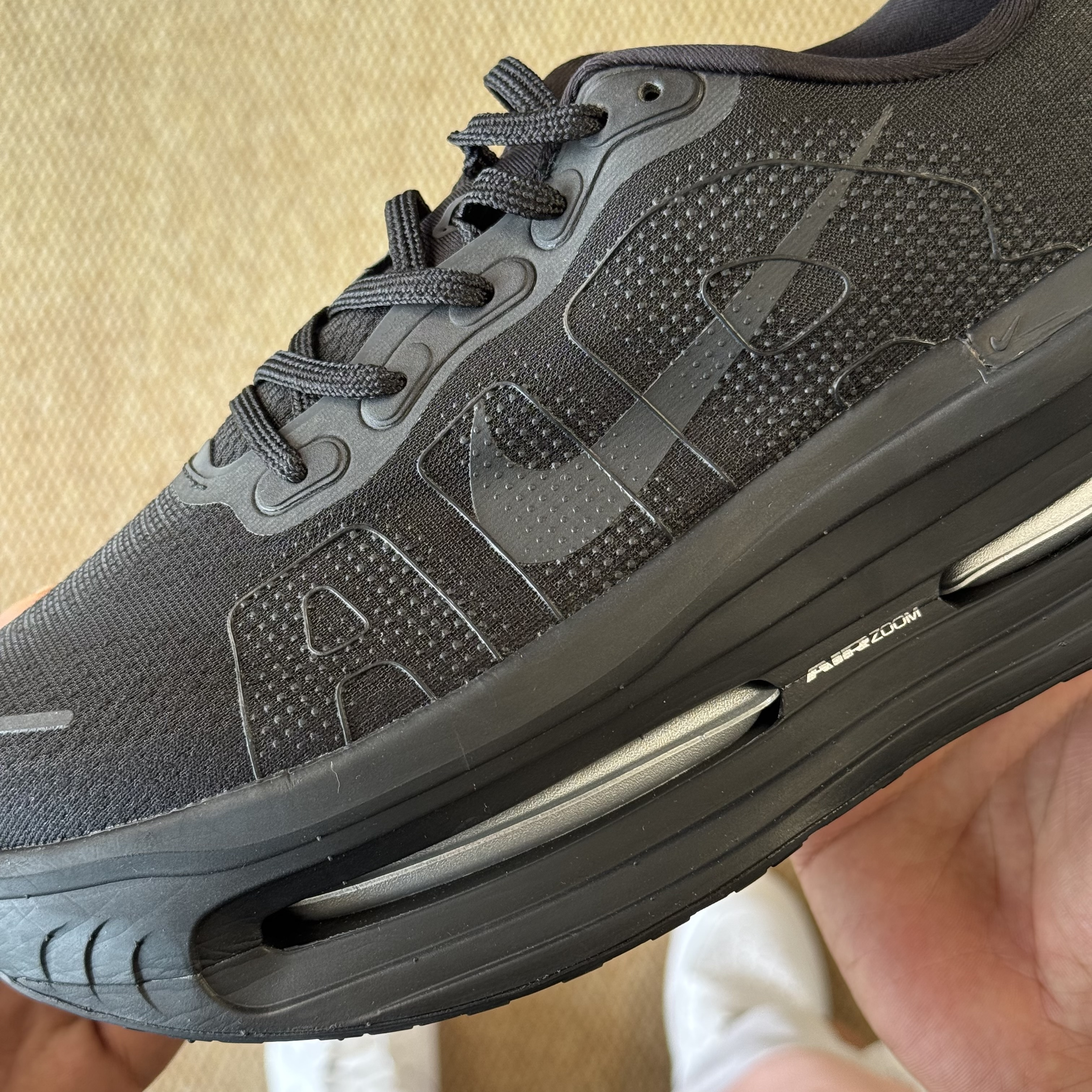 Nike Vomero Premium HQ2050-005