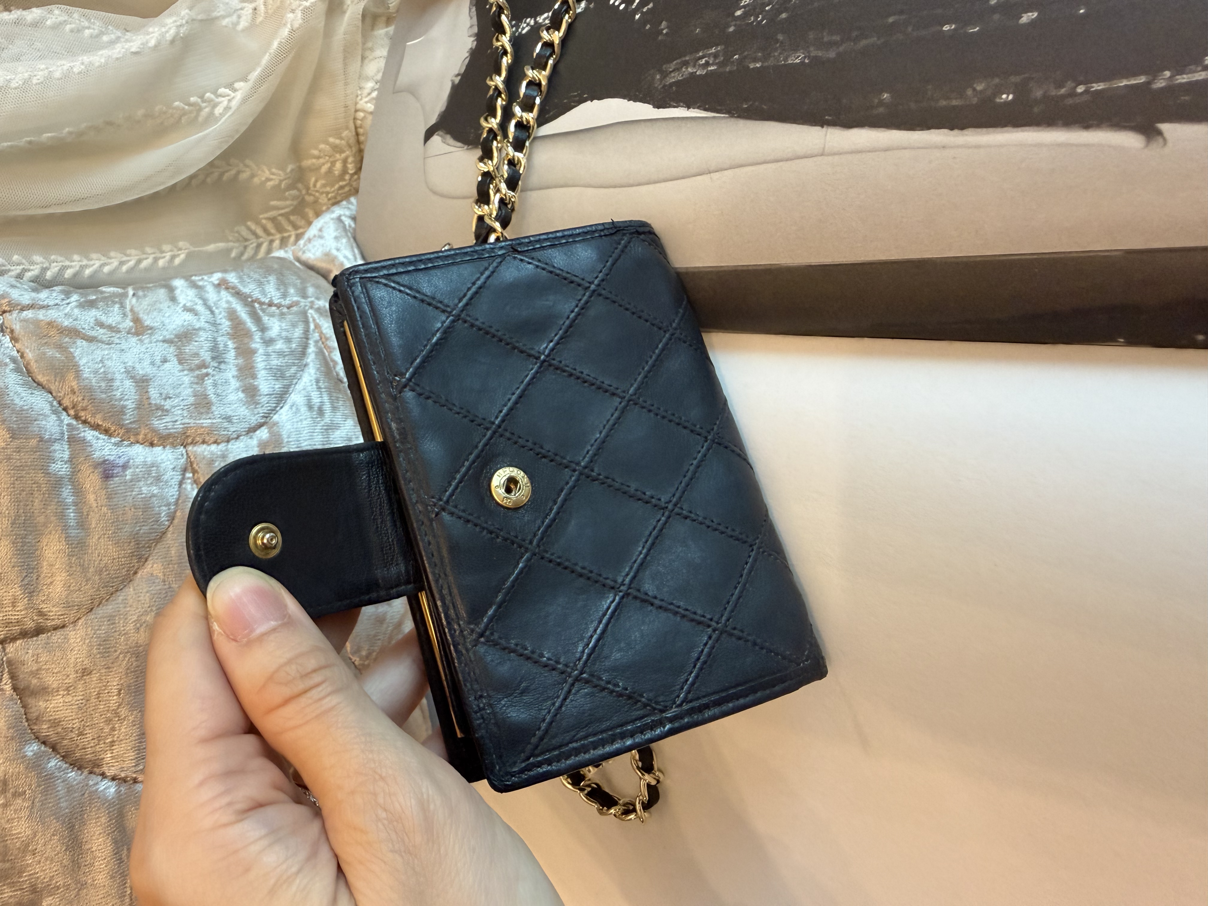 Vintage chanel black leather short wallet