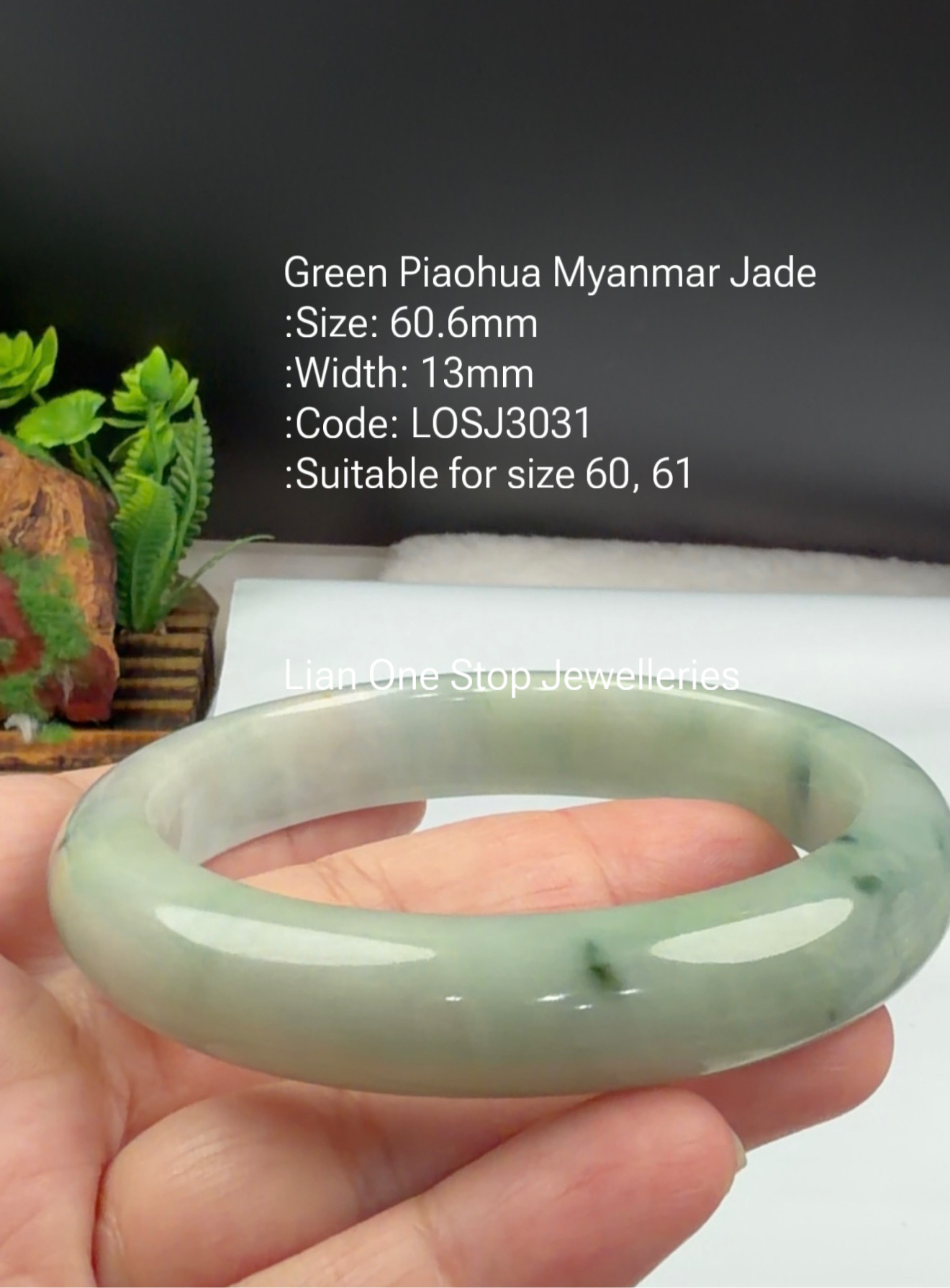 6.06cm Code: LOSJ3031 Green Piaohua Myanmar Jade 