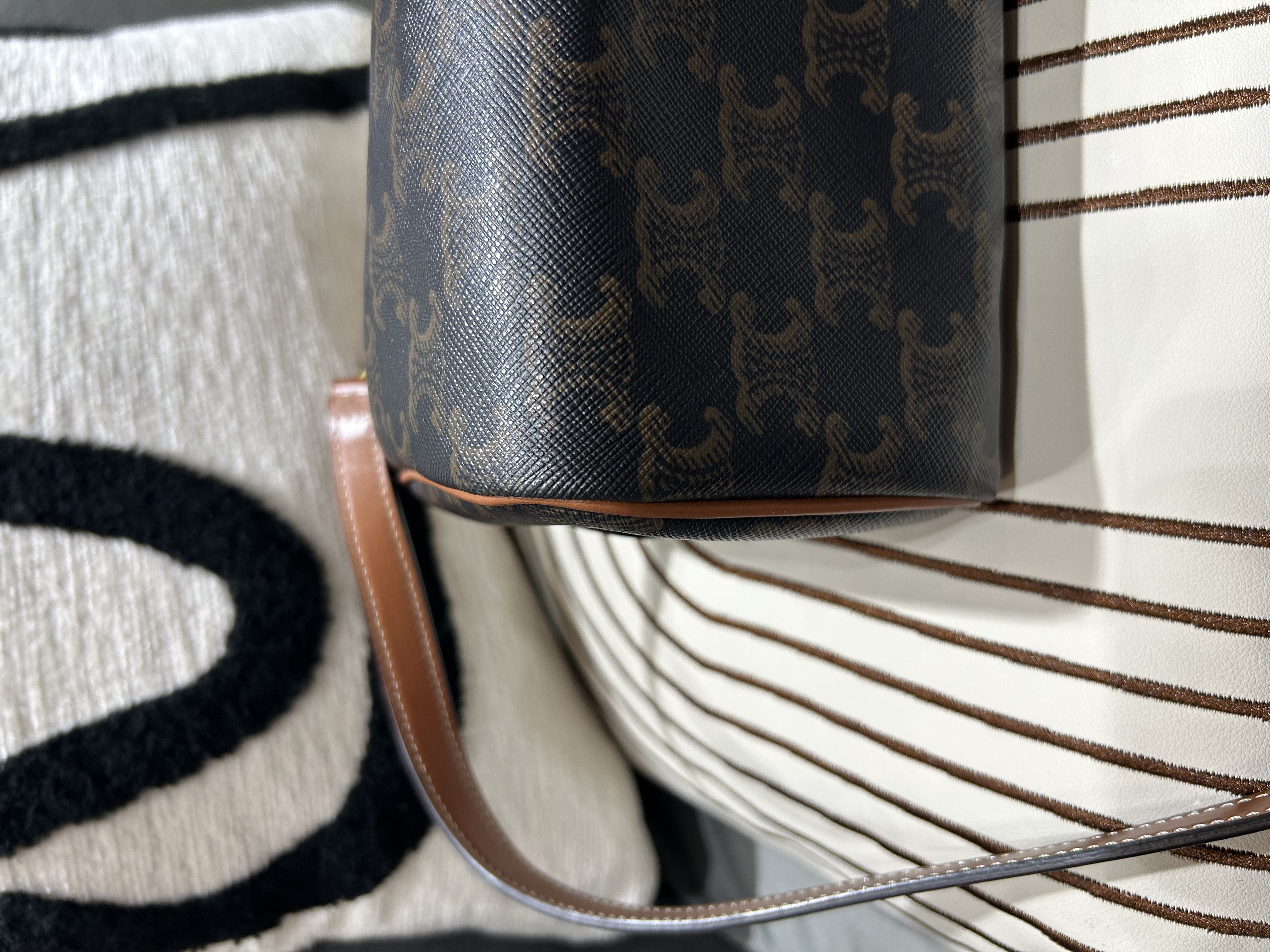 CELINE Triomphe Small Boston 2 way bag 100%Authentic, 98%New✅Strap ✅Dust bag