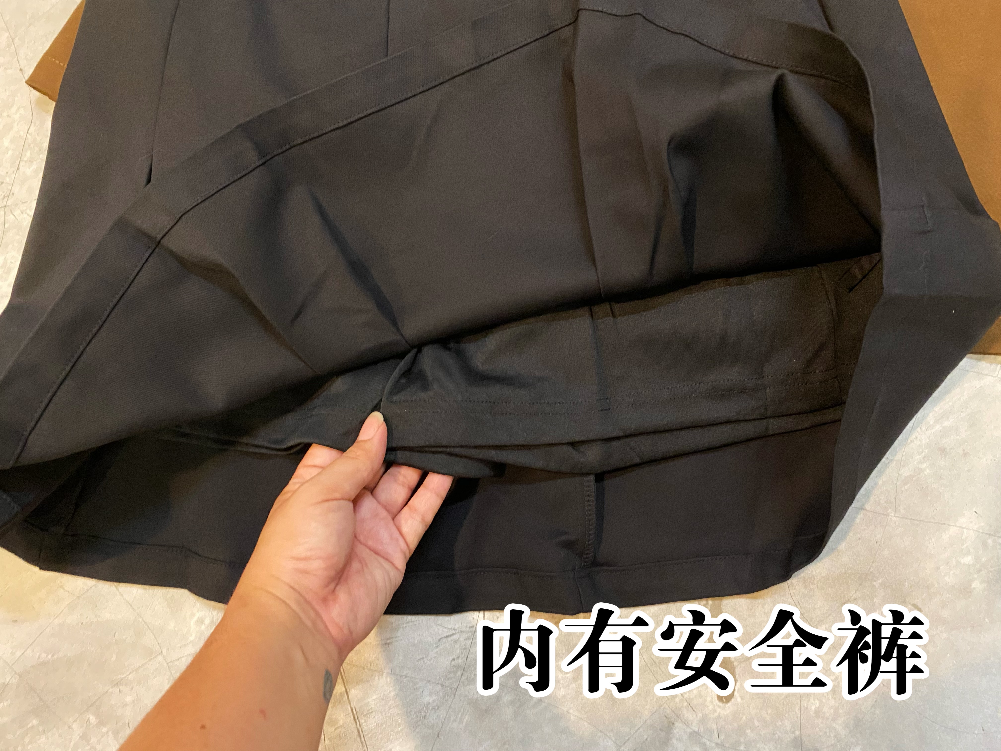 ✨4709号-高腰双扣设计五分百褶裙