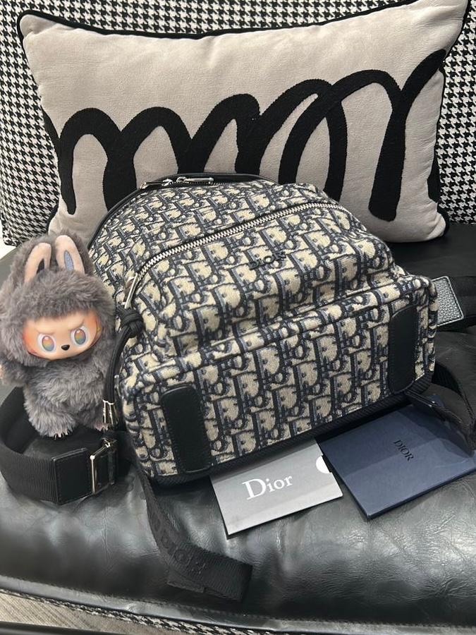 Dior Backpack 100%Authentic, 98%New ✅Card✅Booklet✅Dust bag