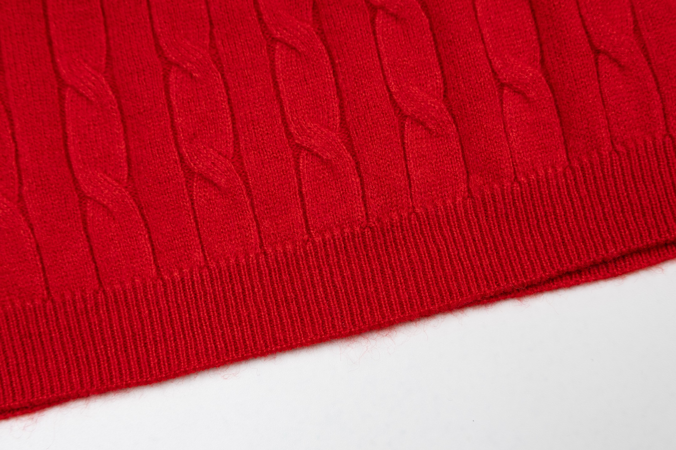 Mardi Mercredi Flower Embroidery Cable Short Sleeve Knit