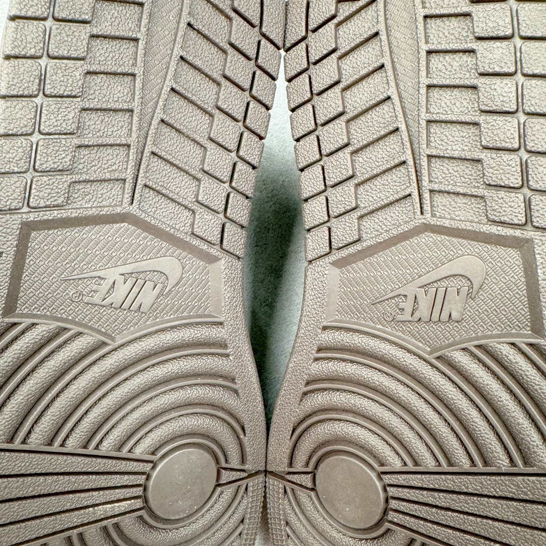 Air Jordan 1 x Travis Scott 'Velvet Brown and Dark Mocha' DM7866-202