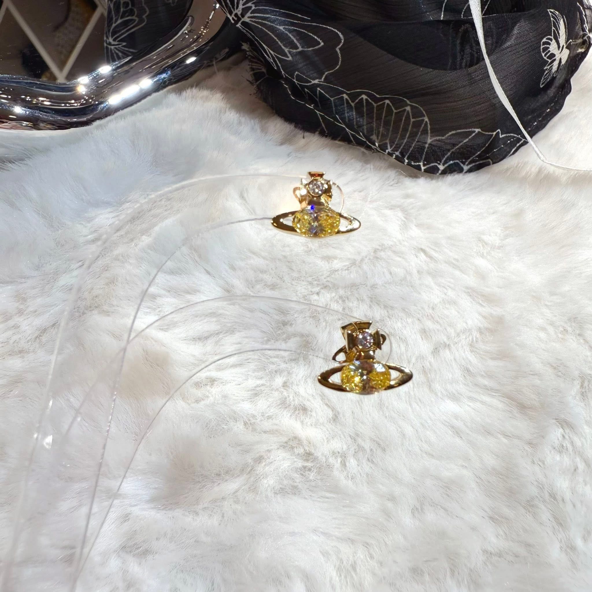 VW Allie earrings orb/yellow