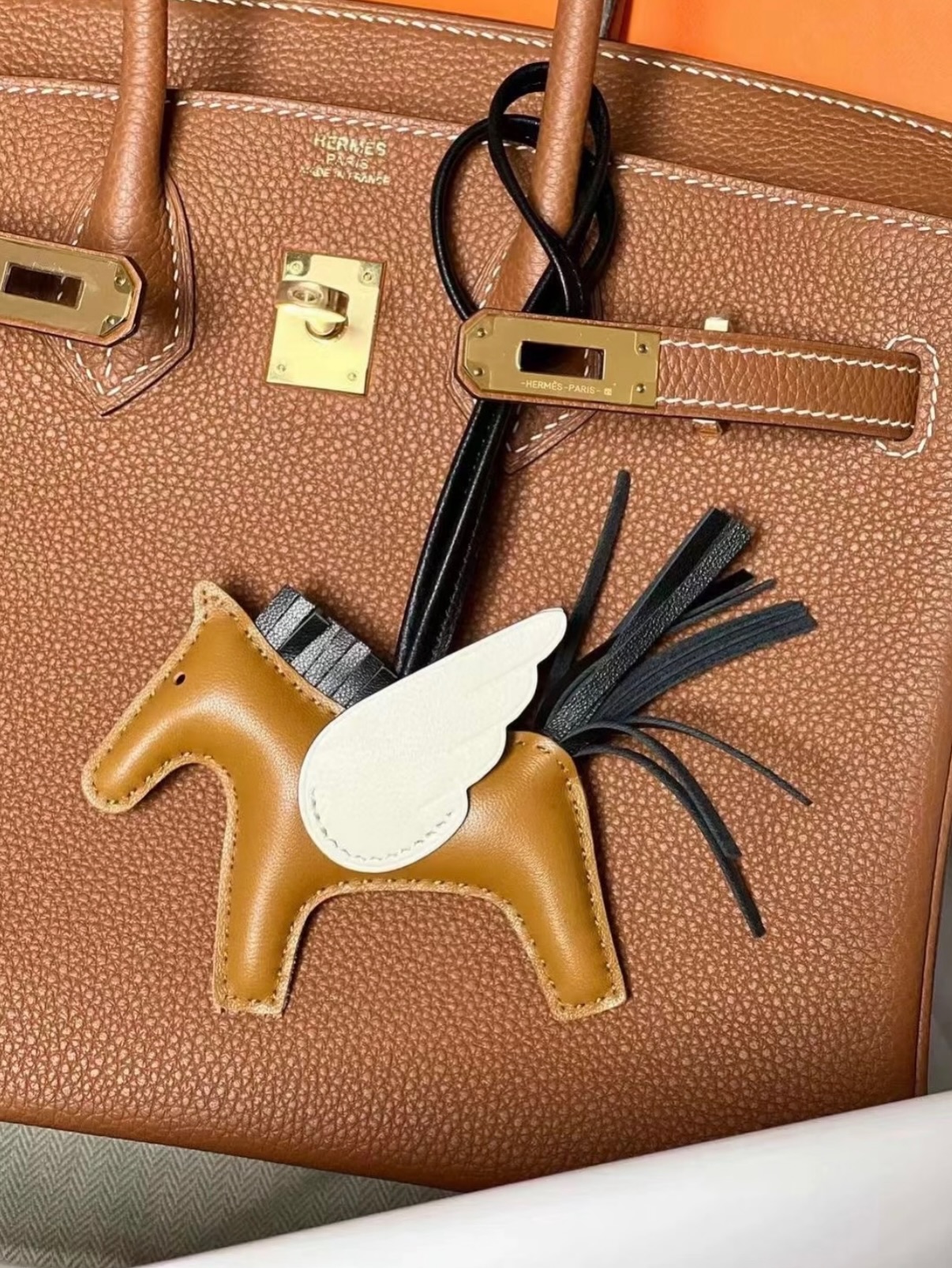 Hermes👜 🛍️閑置品近全新❣️小飛馬掛件 B stamp🤎有盒有單