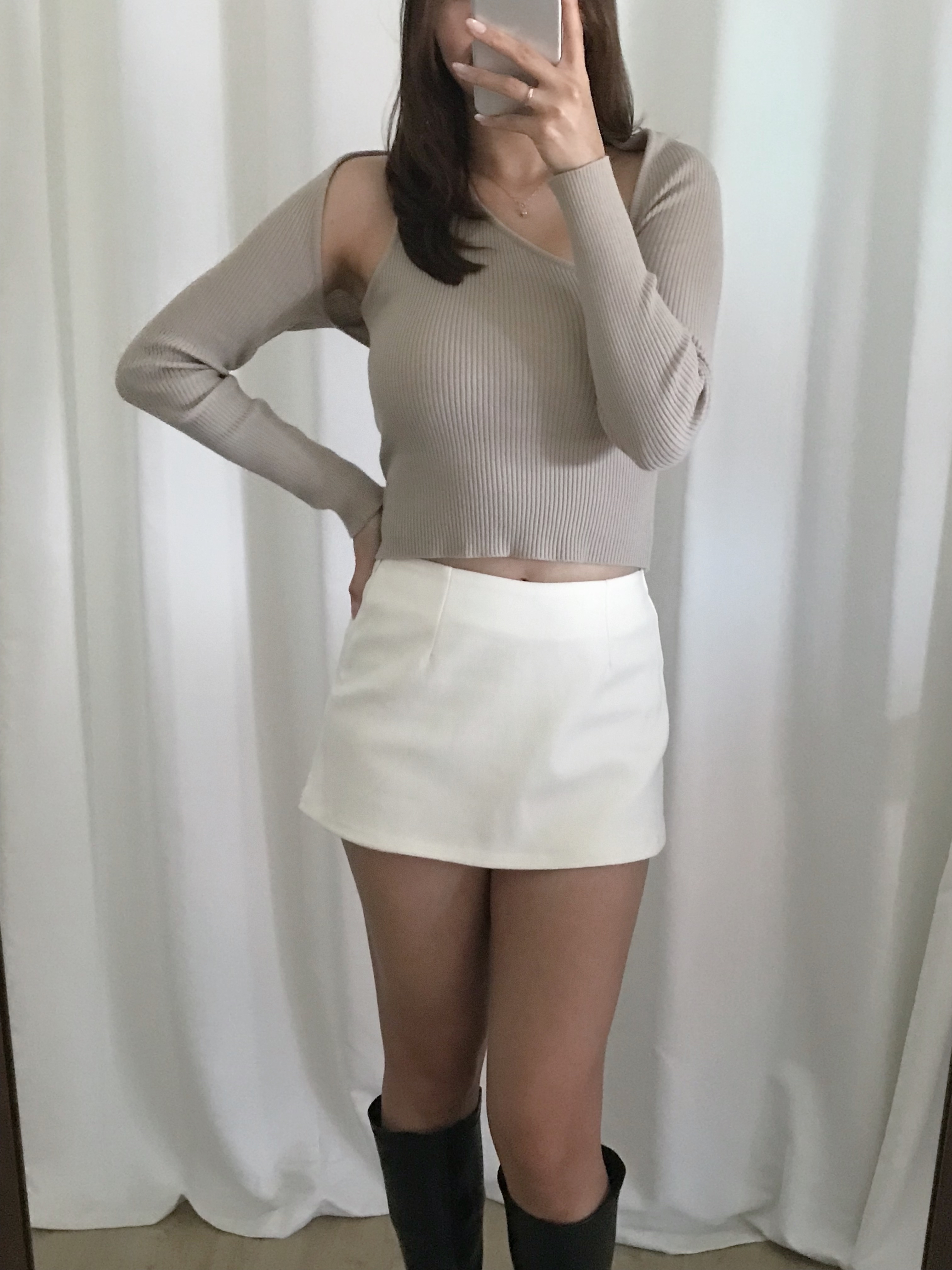 [顯鎖骨線條!]女人味坑紋斜肩兩件裝(兩色入)