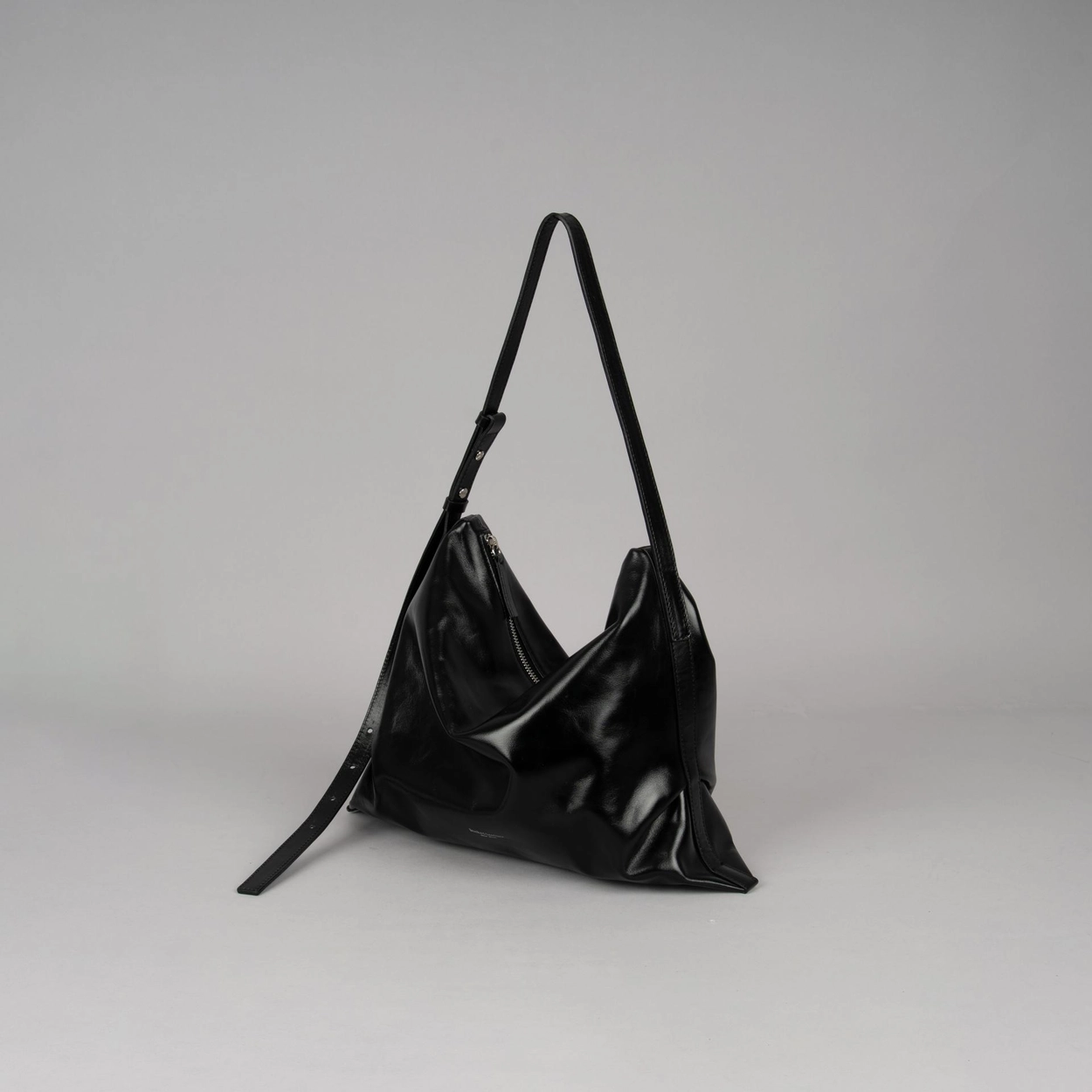 預購_牛皮亮面 Day Shoulder (L) By Bucks & leather