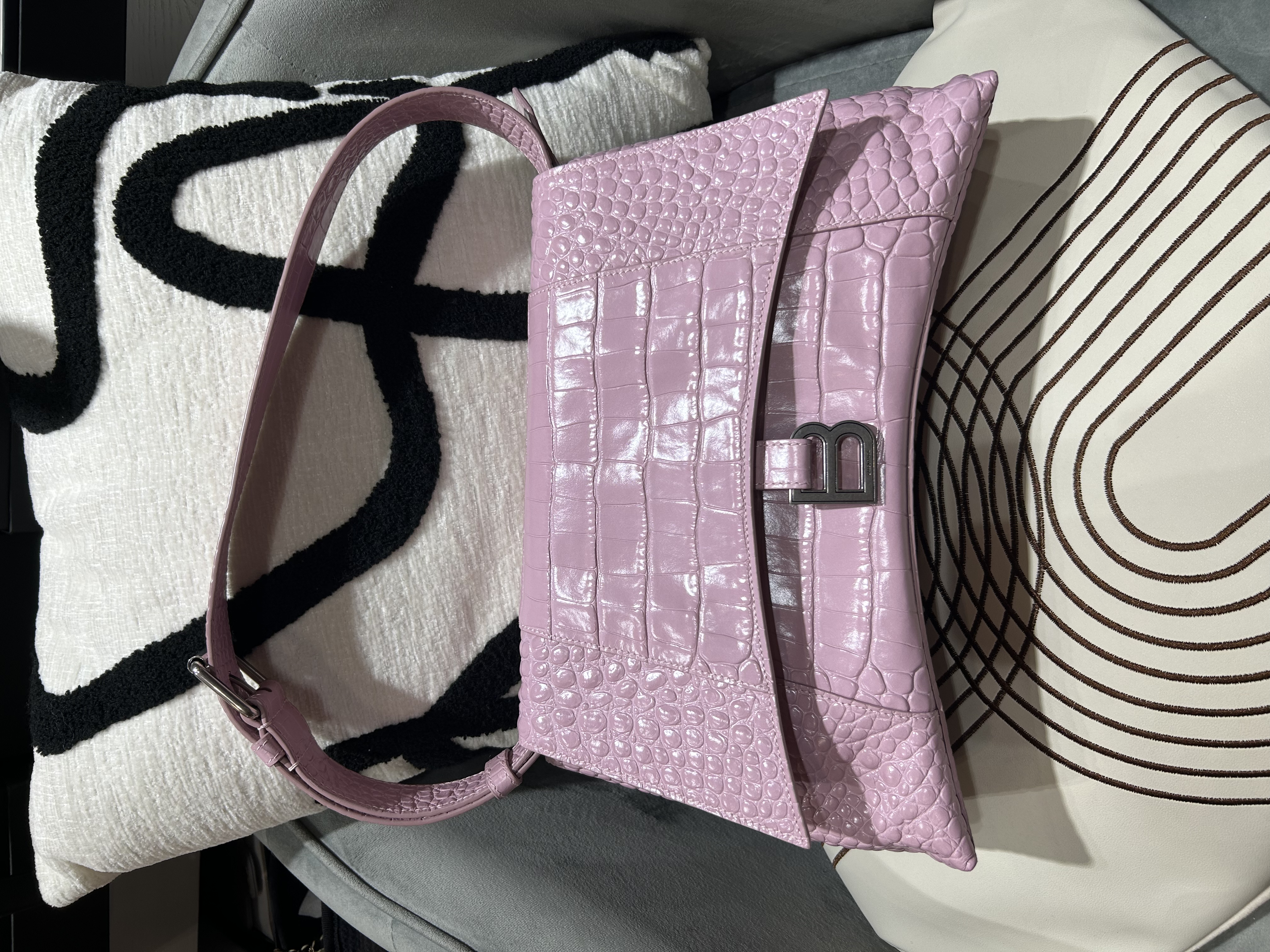 BALENCIAGA downtown Crocodile Embossed Calfskin Shoulder Bag 671354鱷魚紋壓紋牛皮肩背包 100%Authentic, 93%New ✅Dust bag