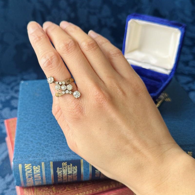 Rare - Art Deco Revival Style Vintage Czechoslovakian Rhinestone Ring - HK size 12-13(B113)