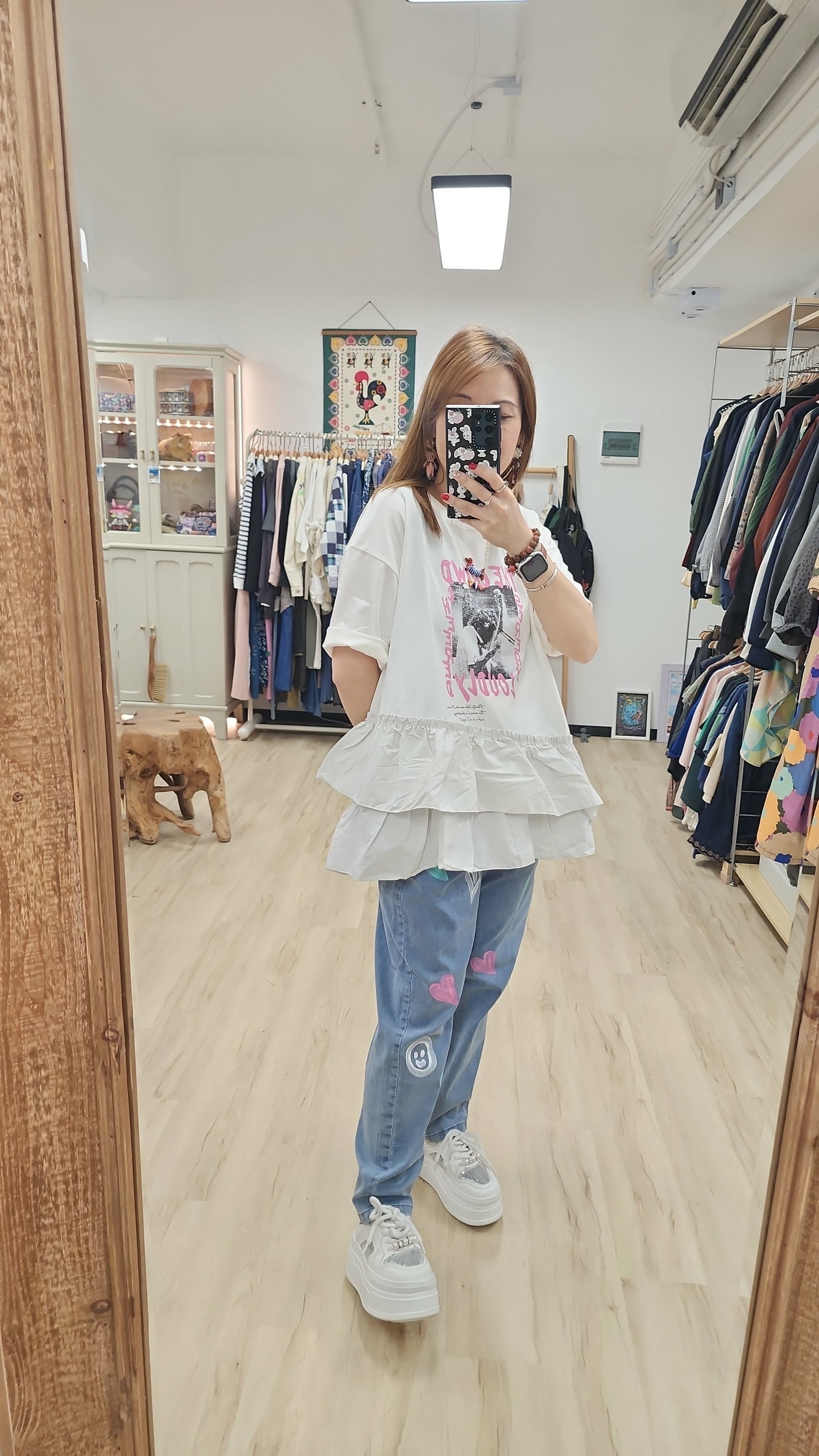 日牌白拼雙斜Ruffle印圖Tee