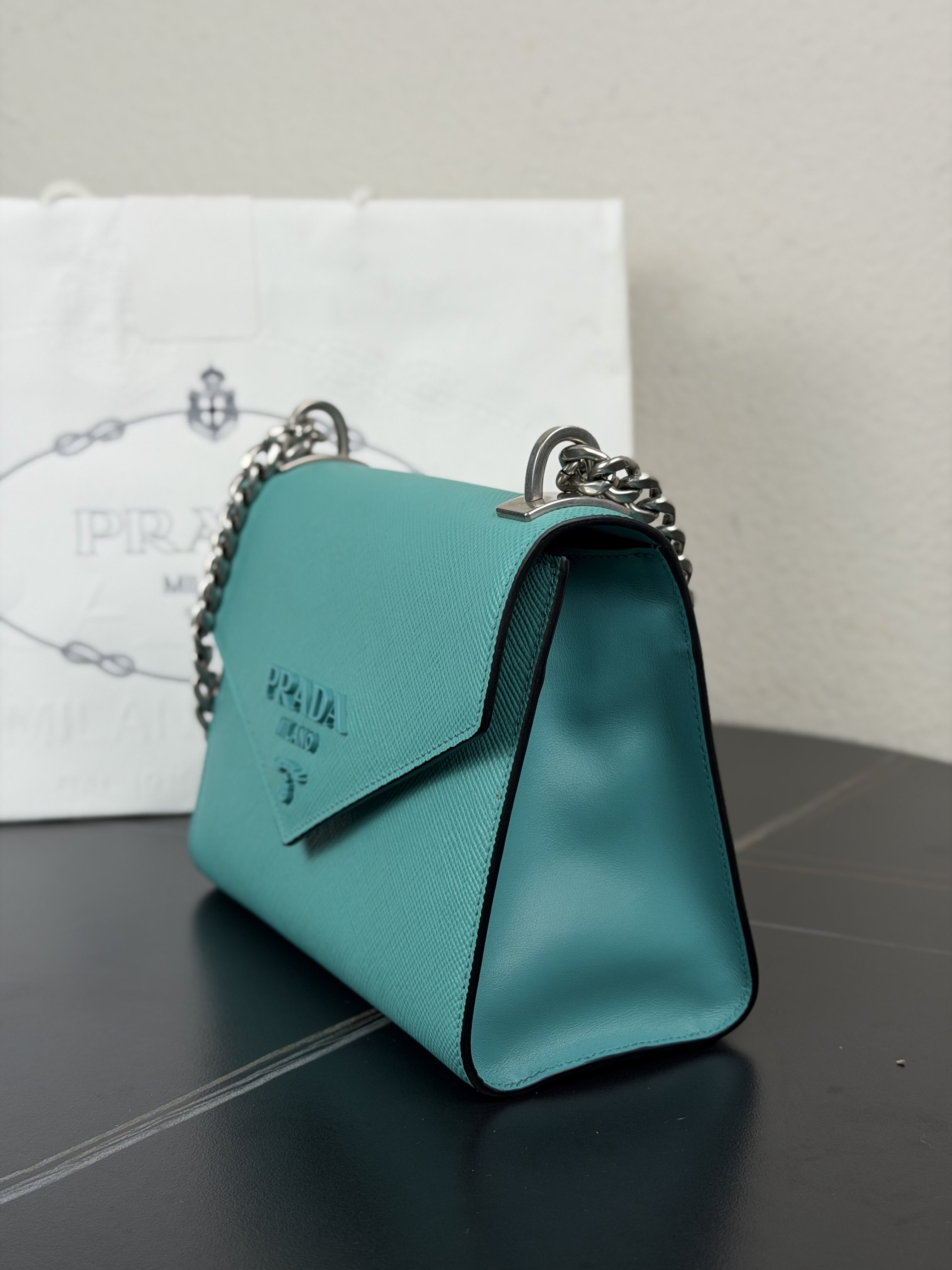 【預訂貨品】Prada藍綠色十字紋牛皮信封包