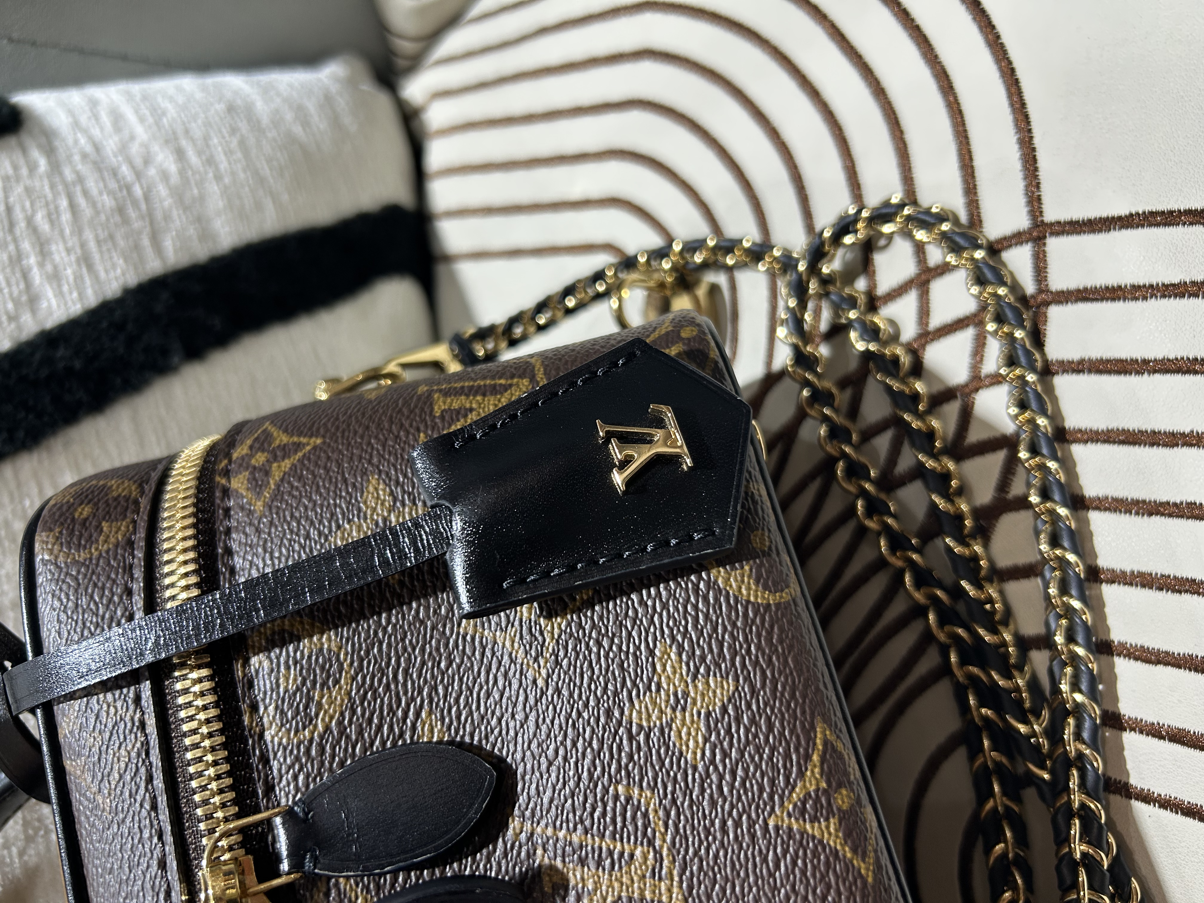 LV Vanity pm 100%Authentic, 98%New ✅NFC✅Key Lock ✅Dust bag