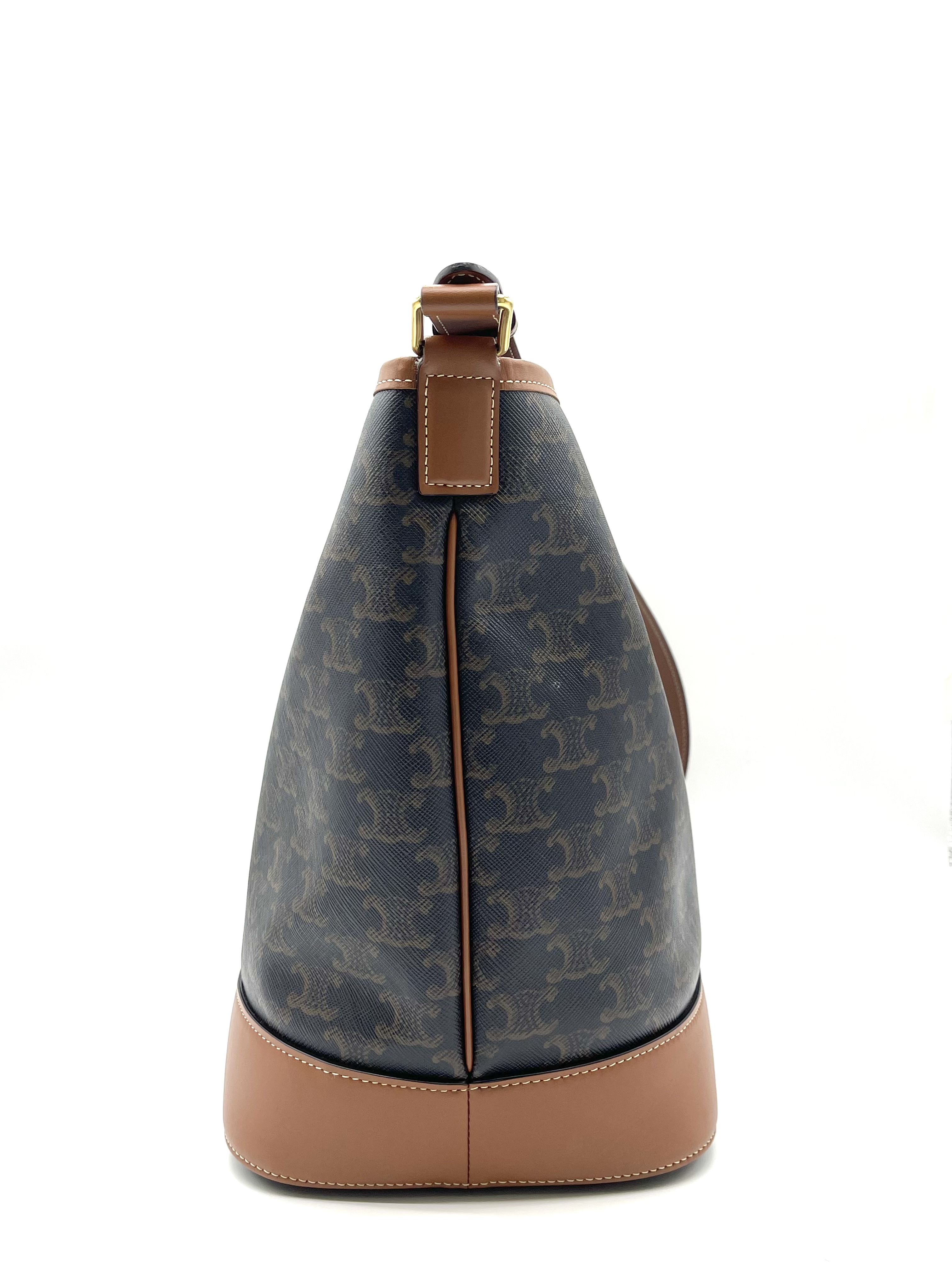 Pre-owned CELINE Medium Triomphe Bucket Bag / Product Code: 26031416
