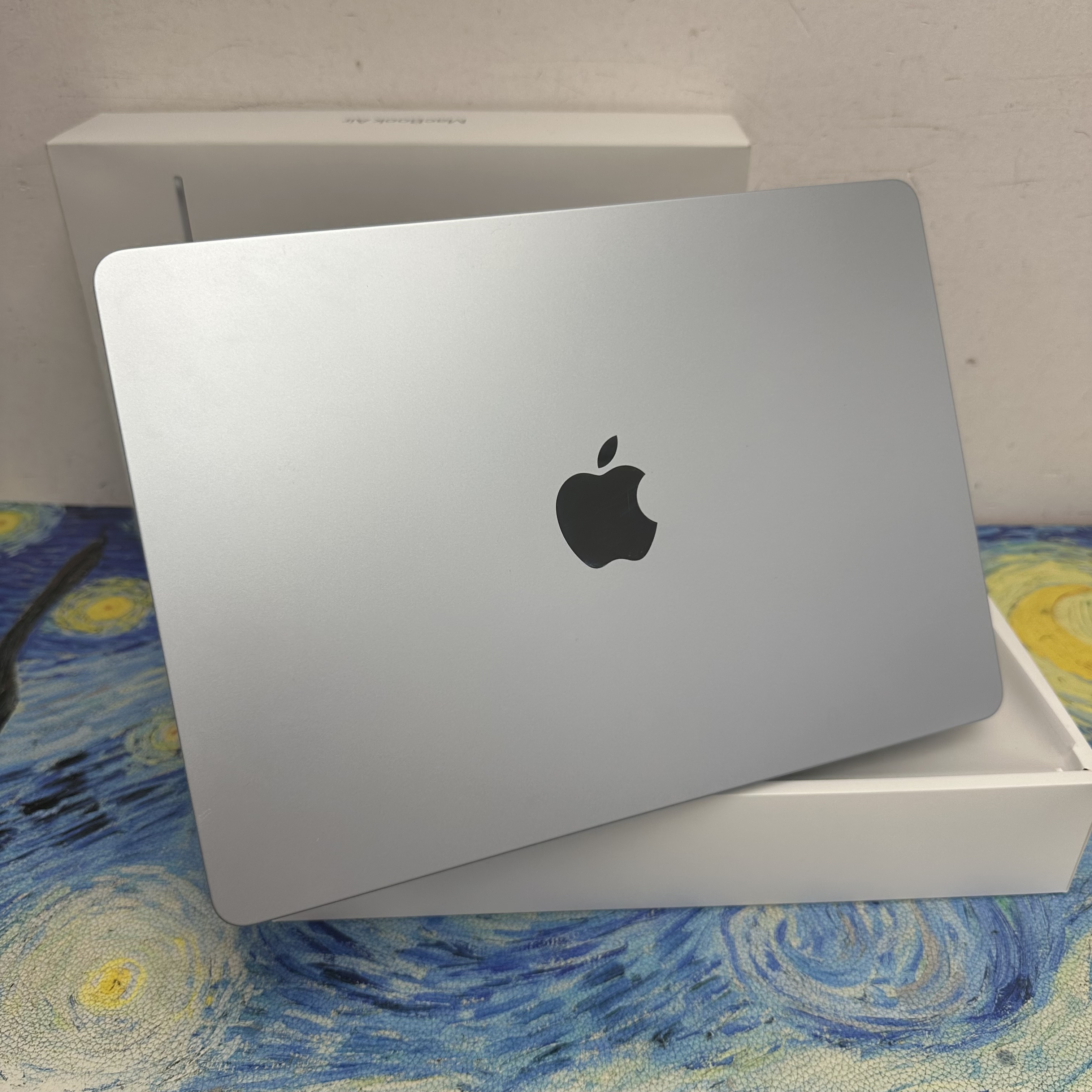 APPLE  MacBook Air M4 2025 M4 CPU/ 16GB Ram/256GB SSD/10核心GPU/Liquid Retina Mon/13吋/天藍色/Gaming Laptop / Notebook / 超強續航能力/文書機 / 畫圖 / 剪片 / Movie / Netflix 