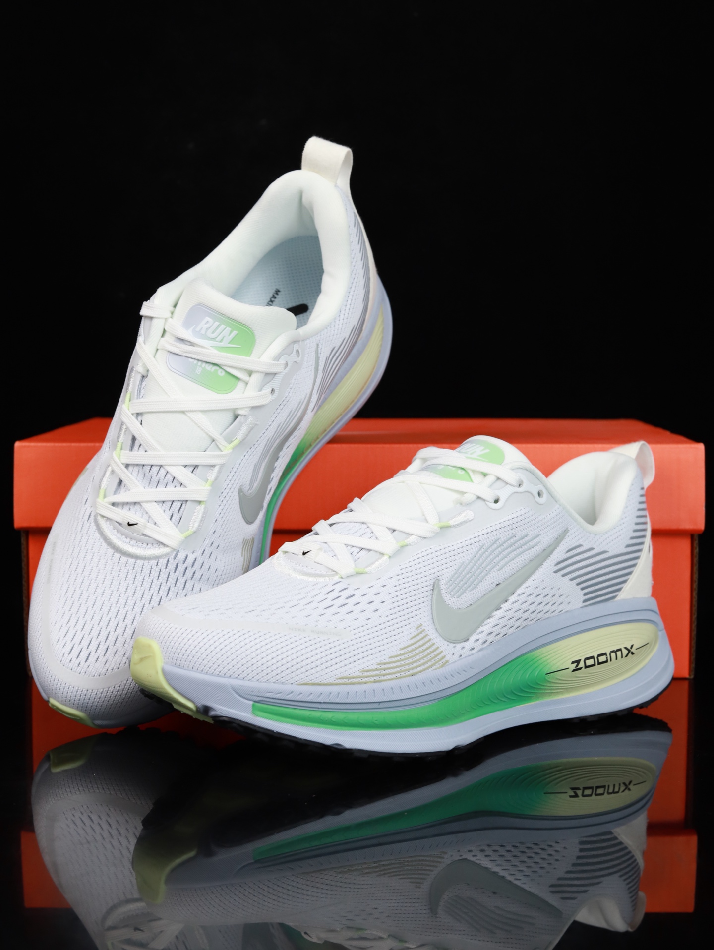 Nike Vomero 18 HM6804-108