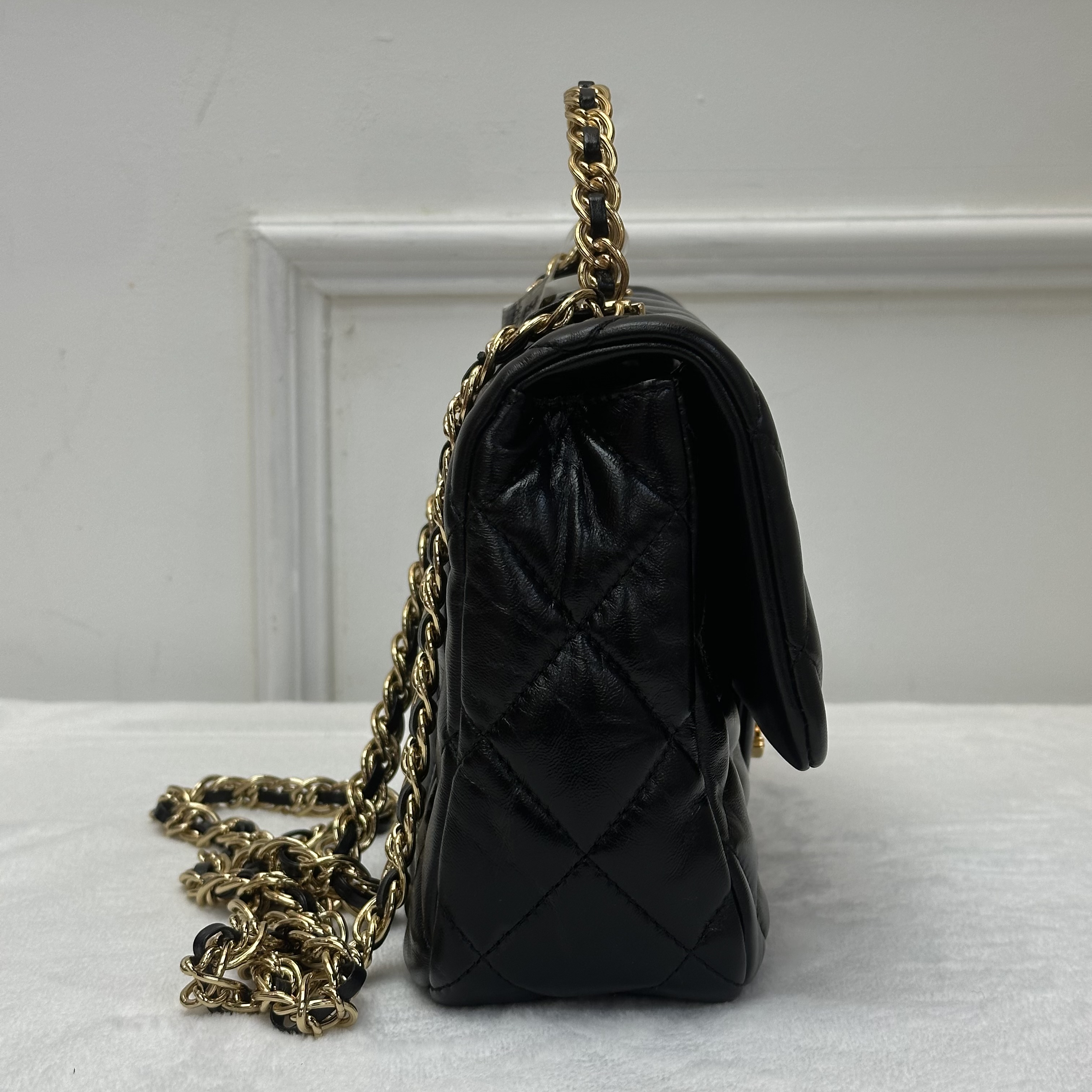 Chanel Classic hand bag經典保值款🖤